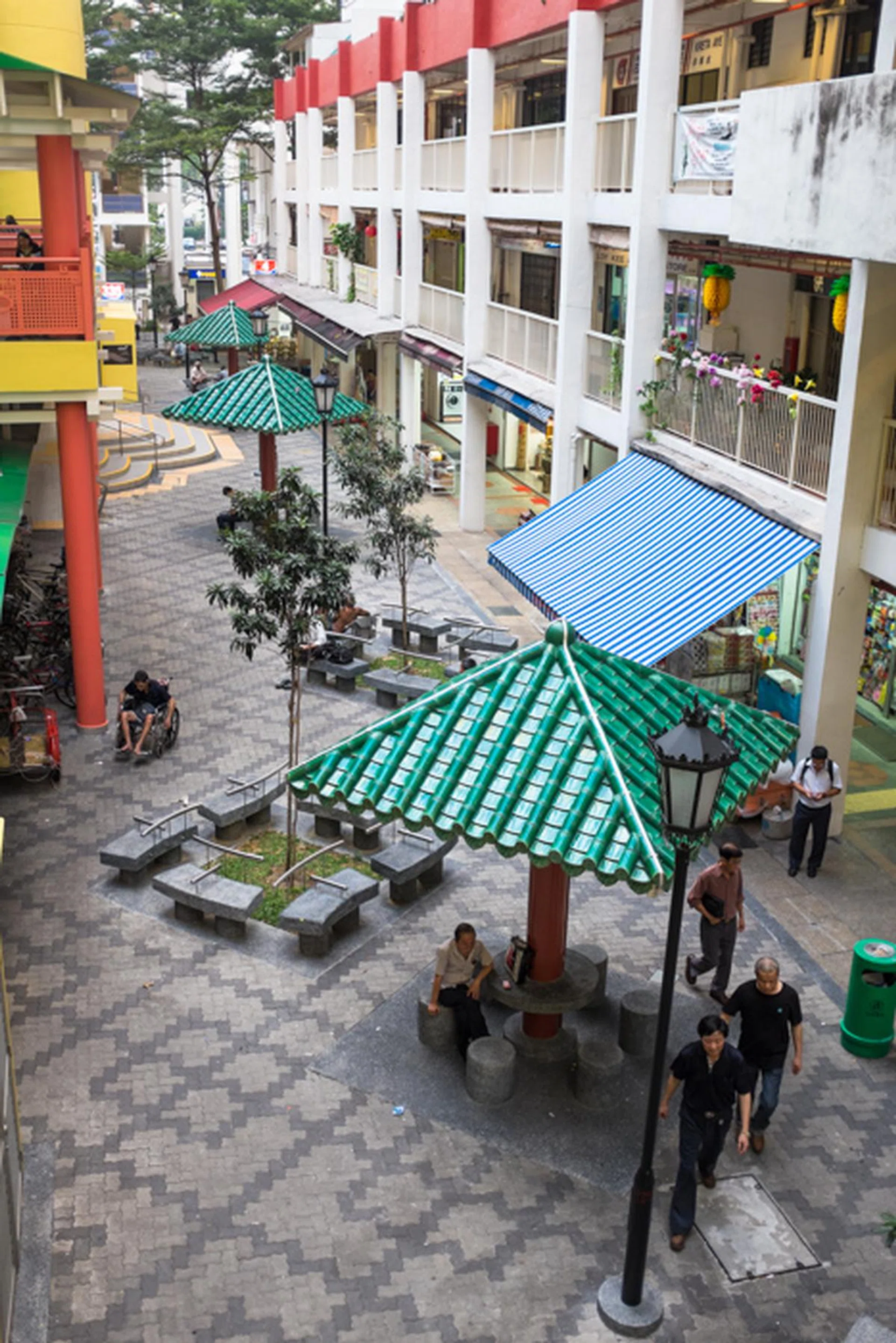 f/2 at 35mm, 1/125 sec, ISO 500.