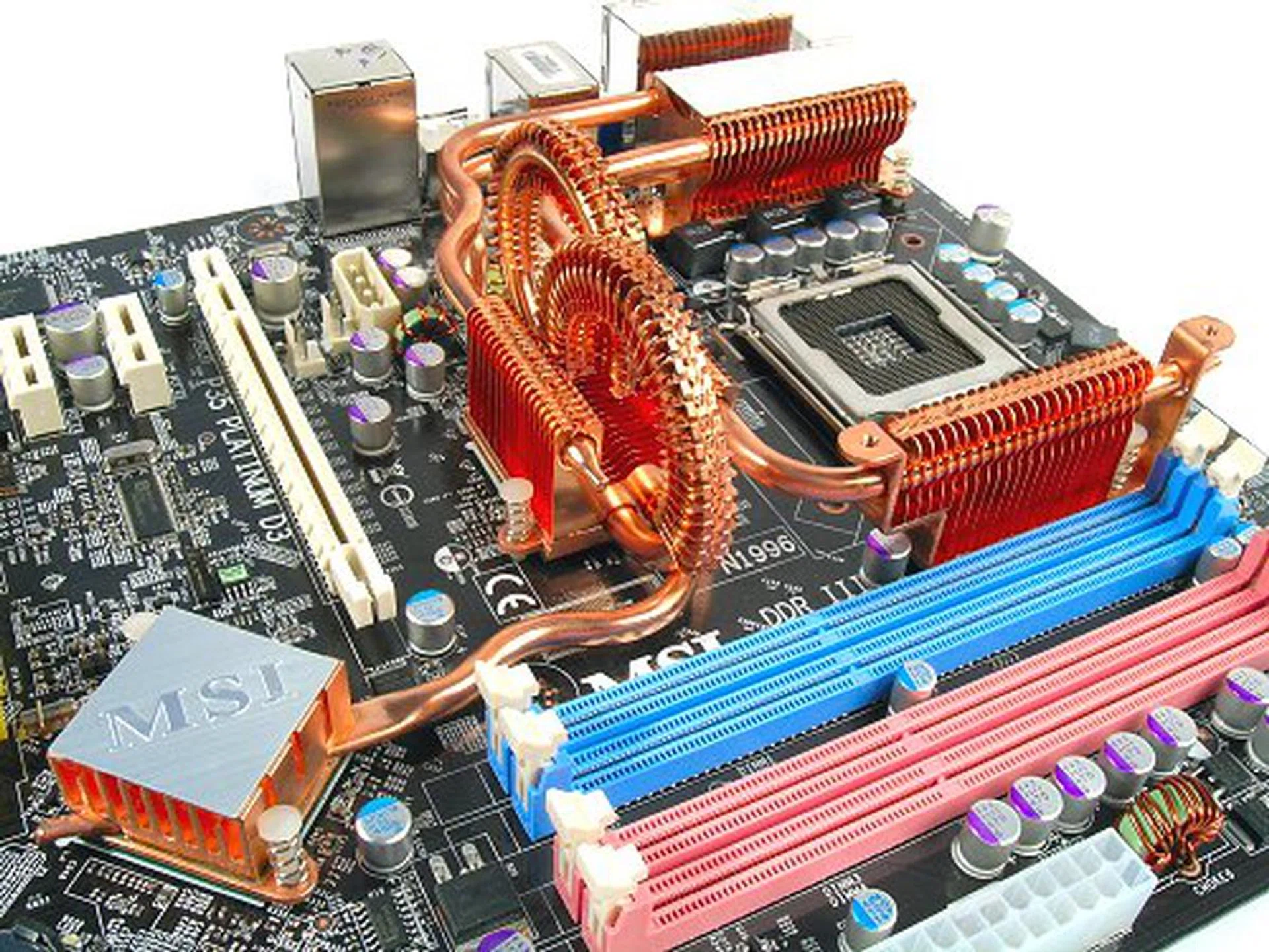 MSI takes its queue from its rivals and the supposed increased heat output of the P35 chipset to design a radical new chipset cooler taken straight out from a roller coaster.