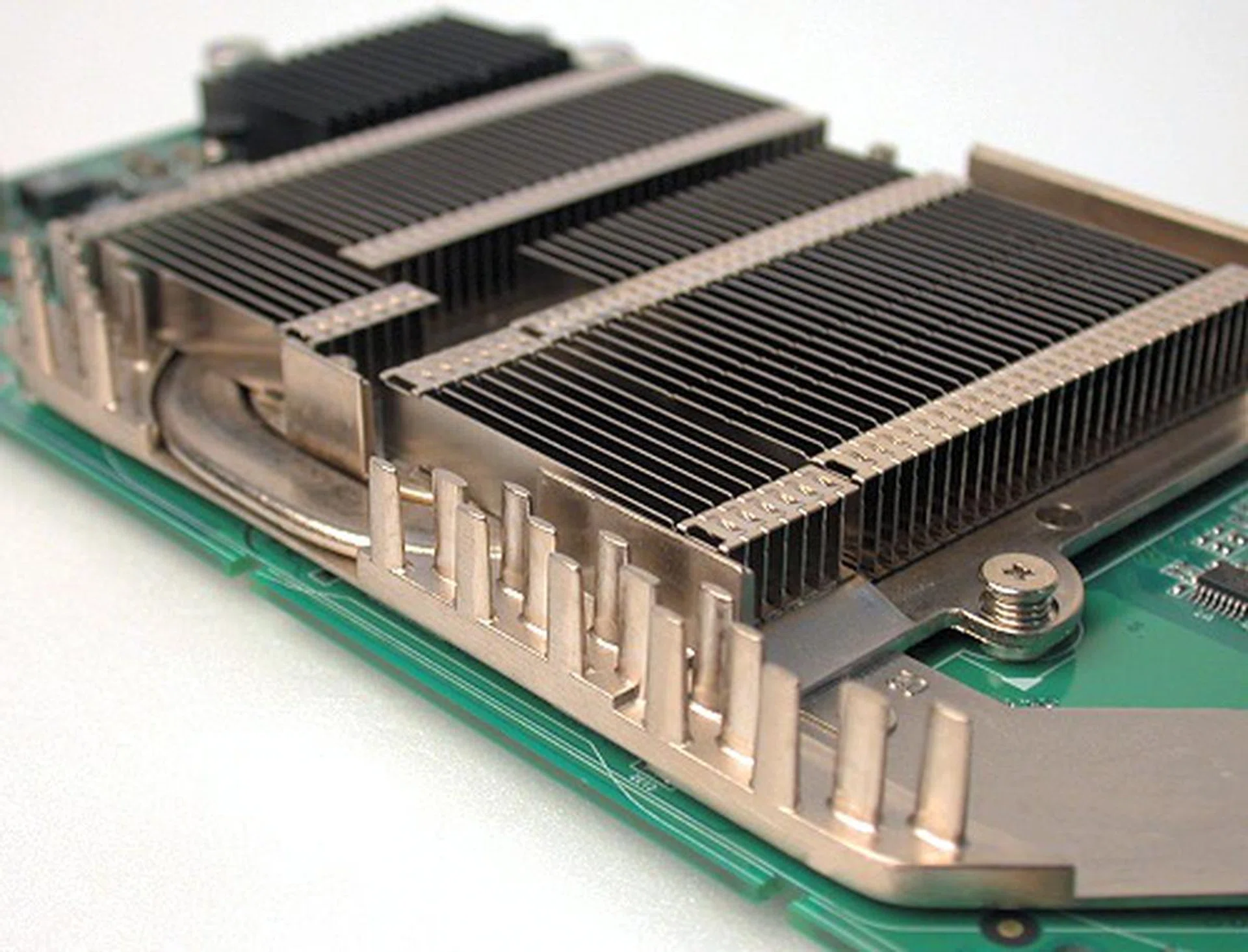 Here's another closer view of the heatsink.