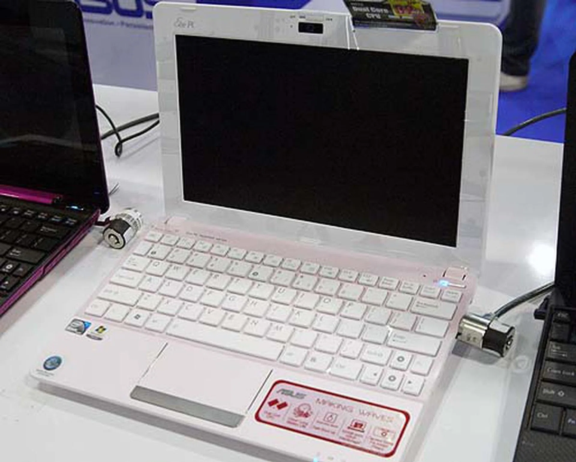 ASUS sells sea shells by the sea shore, well, not really. They do sell a netbook called the ASUS Eee PC Seashell and they come in two flavours. The older Intel Atom N455 (1.66GHz) R101D costs $399 while the newer R051PM uses a dual-core Intel Atom N550 (1.50GHz) and retails for just $499. Both machines feature a 10.1-inch screen, 1GB RAM, 250GB HDD and come with a 1-year warranty.