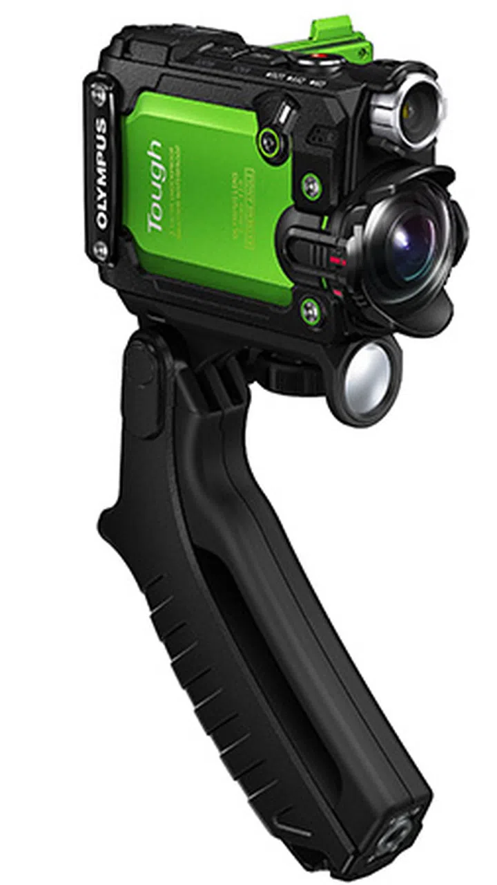 The steady grip supplied makes it easier for you to stabilize the camera when shooting handheld. 
