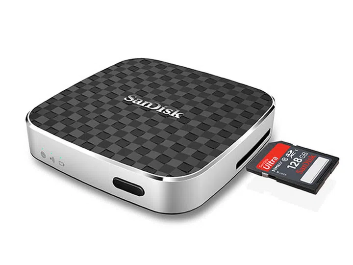 The SanDisk Connect Media Drive features a SDHC/SDXC memory card slot.