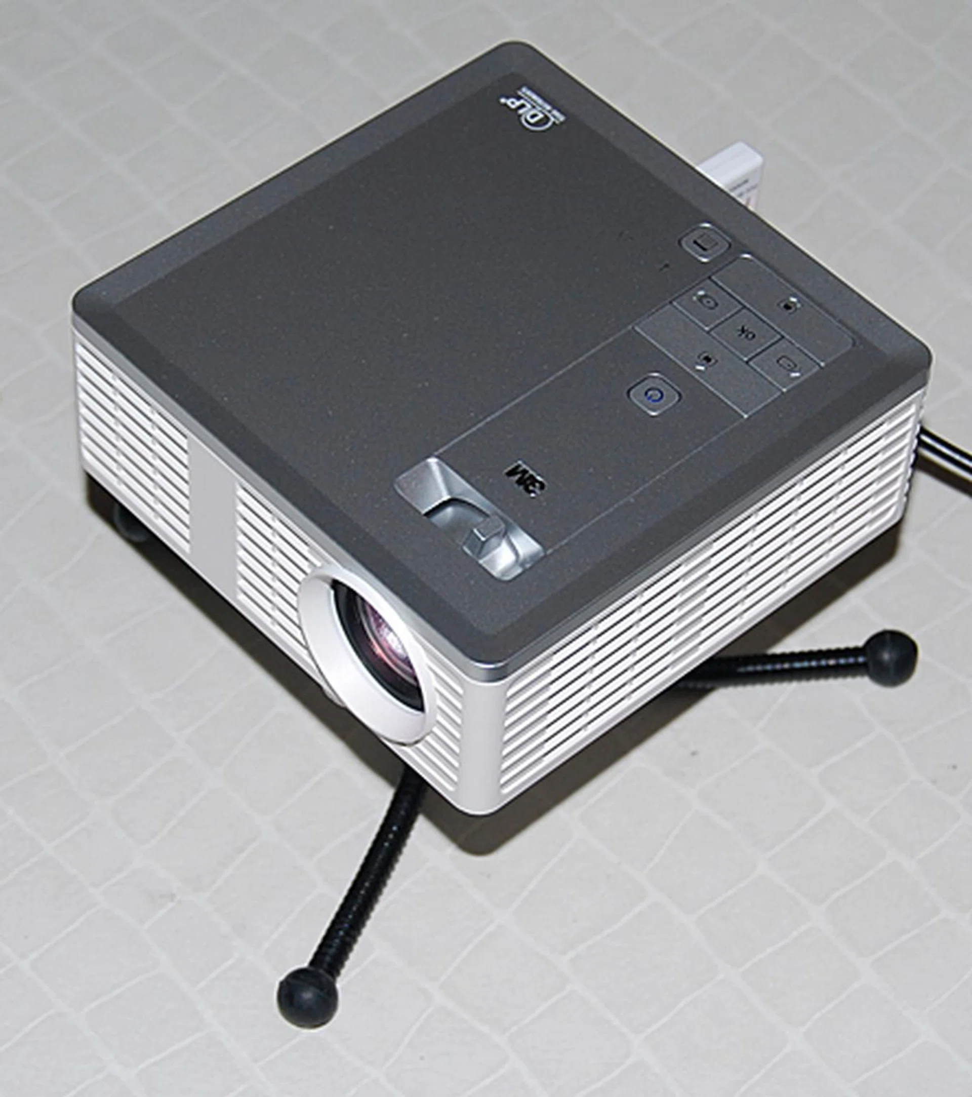 First seen at CES 2012, the MP410 Projector from 3M is now the finished article.