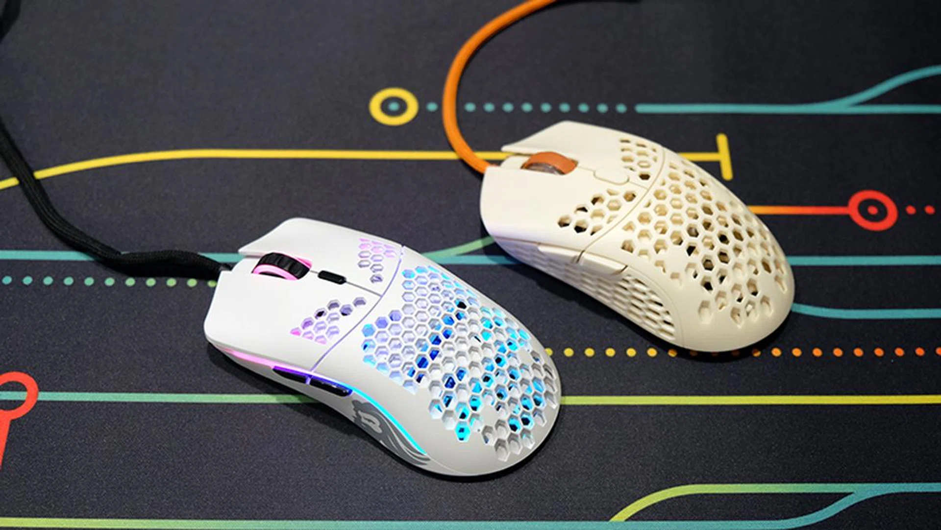 Both mice are very well-built, although the Ultralight 2 has a slight edge.