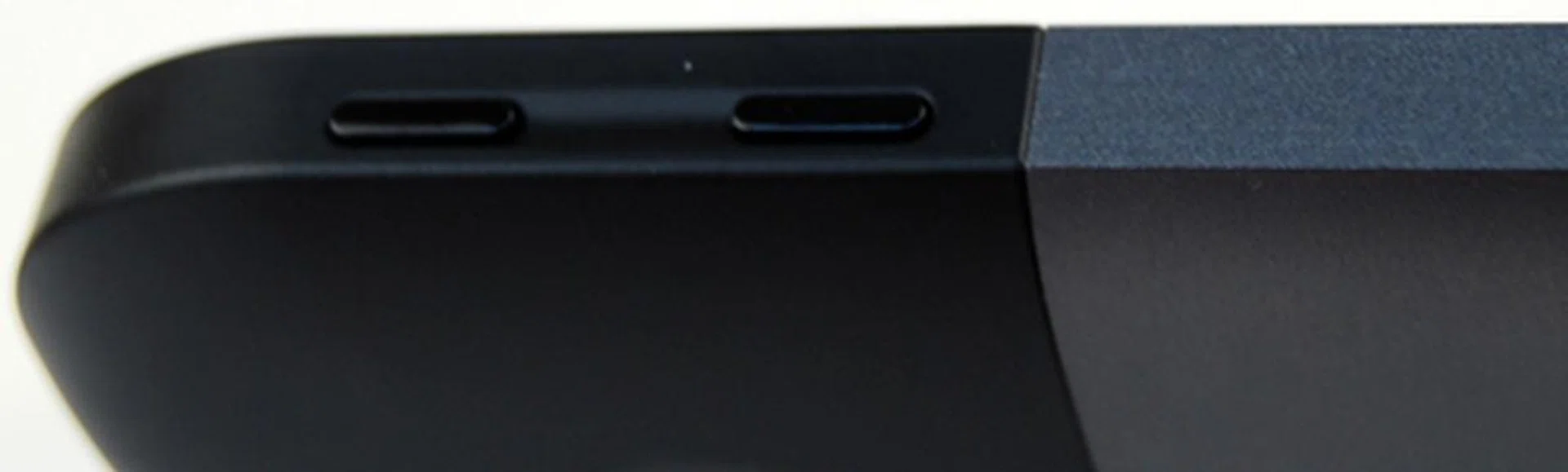 The volume buttons are easily accessible on the top left profile.