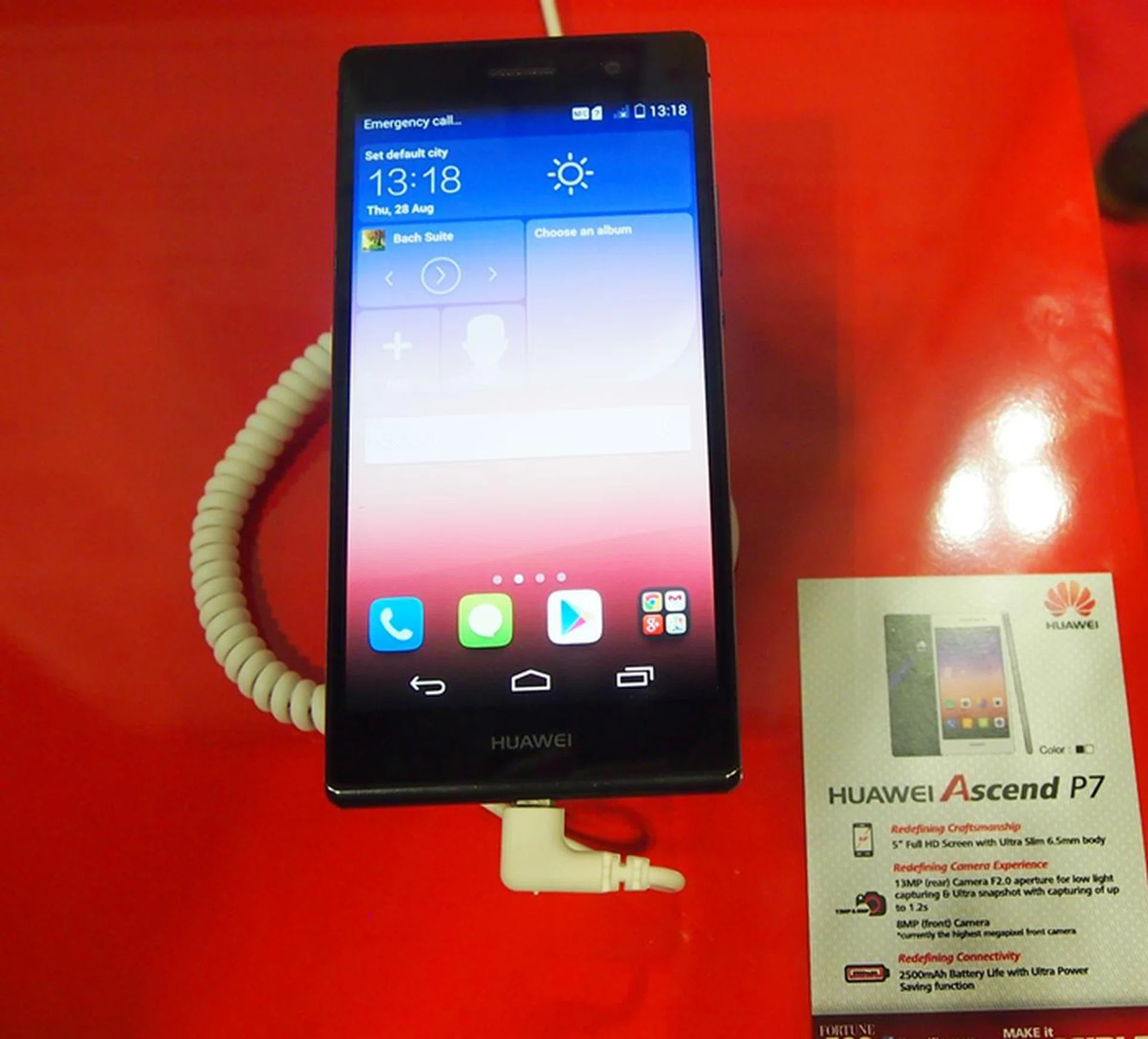 Huawei's latest flagship smartphone, the Ascend P7 is ultra-thin at 6.5mm. It sports a 13MP rear camera with an aperture of F2.0 and a 2,500mAh battery. Priced at $699, you also get free JBL speaker and 16GB microSD card.