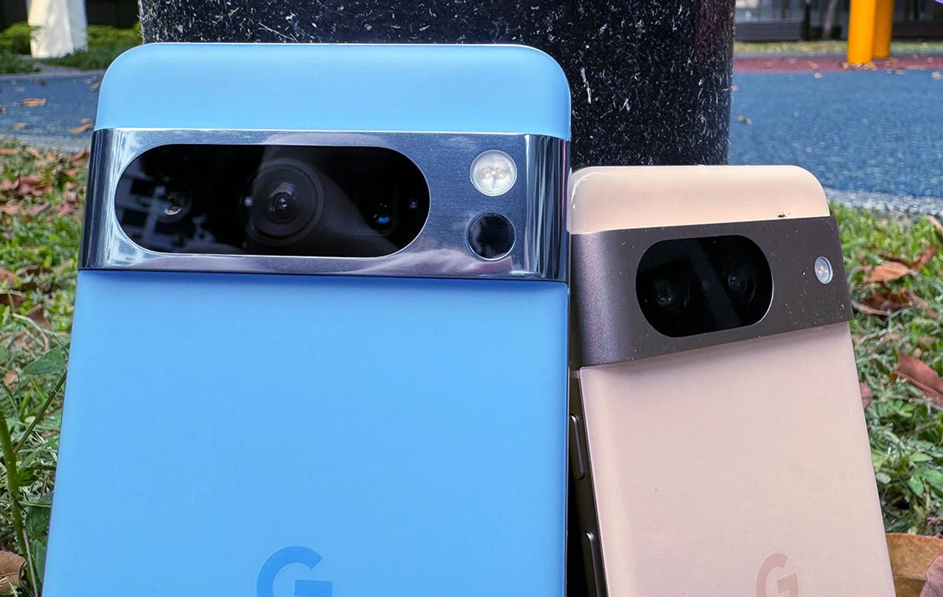 Cameras for both Pixel 8 Pro (left) and Pixel 8 (right).