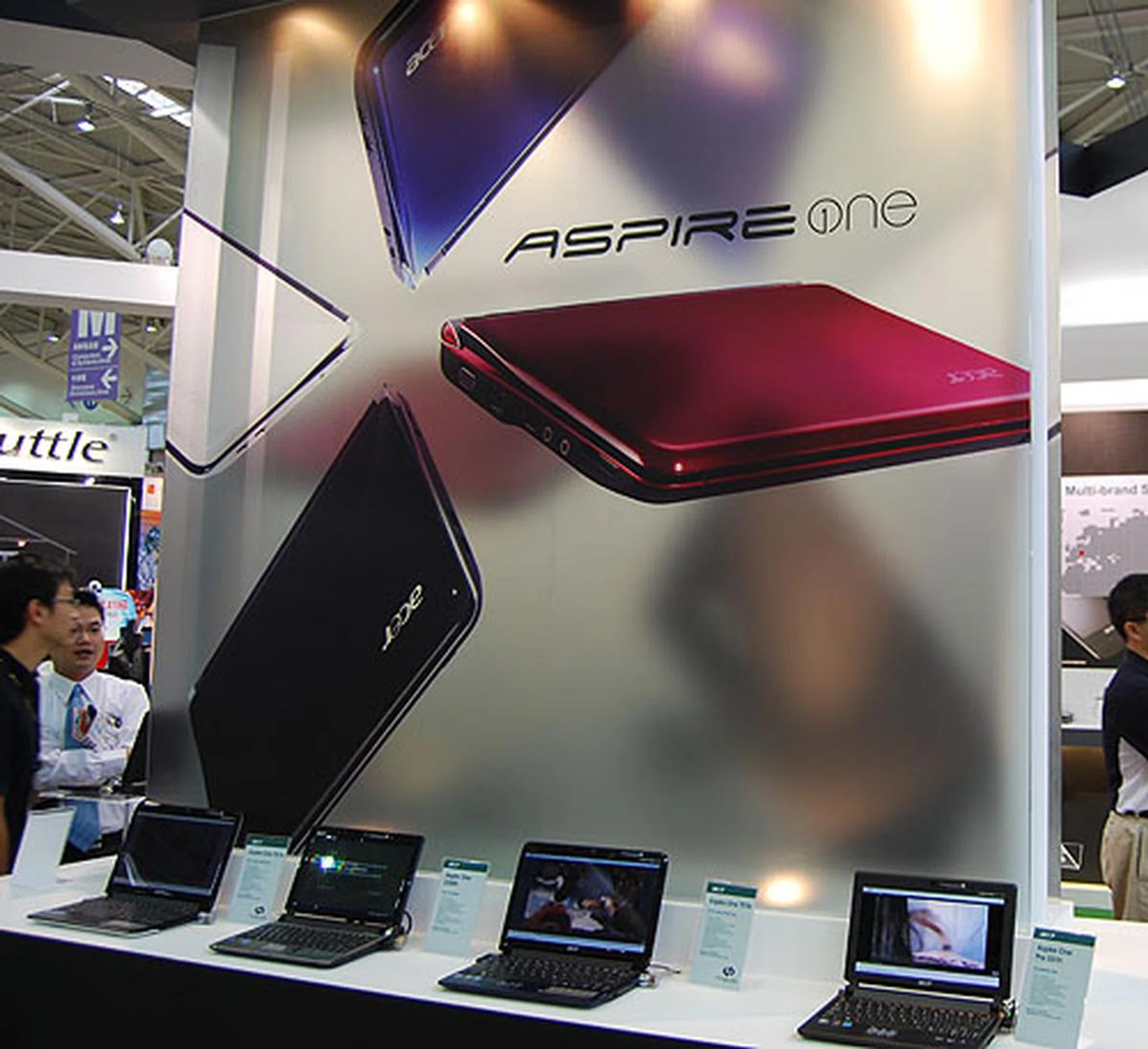 Acer's successful Aspire One netbook was likely one of the reason Acer's sales numbers had been so impressive for the past year or so. From its original single model, the company now has quite the lineup to build on its success. Thankfully, Acer is still some way from the uncountable Eee PC models. 