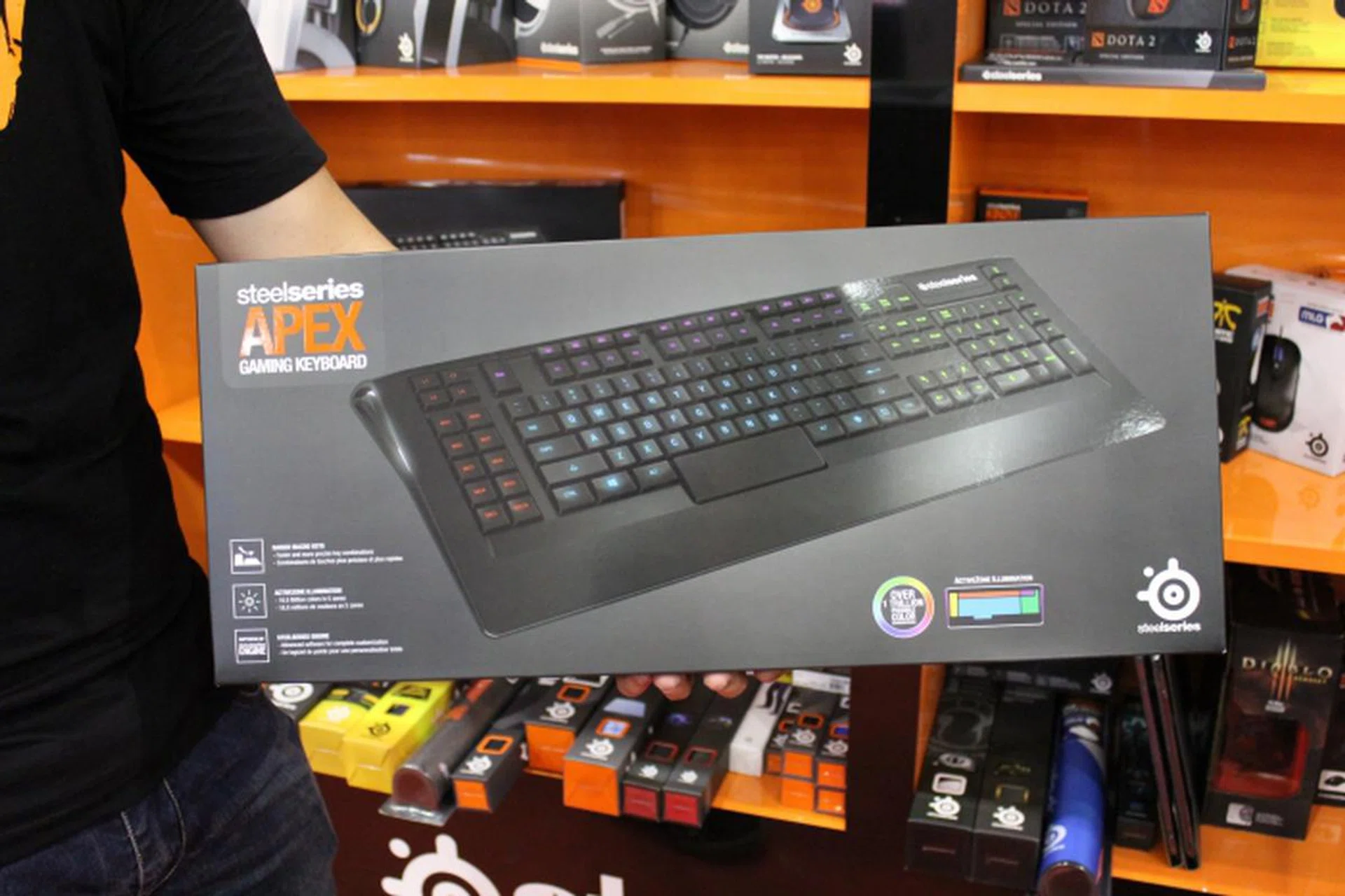 The SteelSeries Apex keyboard is a gaming keyboard with anti-ghosting for 20 of the most commonly used keys, 6 multimedia shortcut keys and 88 programmable keys. It’s backlighted, capable of 16 million colors with 5 different illumination zones. The Apex weighs 1.3 kg, has a width of 560 mm, heigh of 55 mm and a depth of 220 mm. It’s being sold at Sitex for $149, down from its usual price of $199.