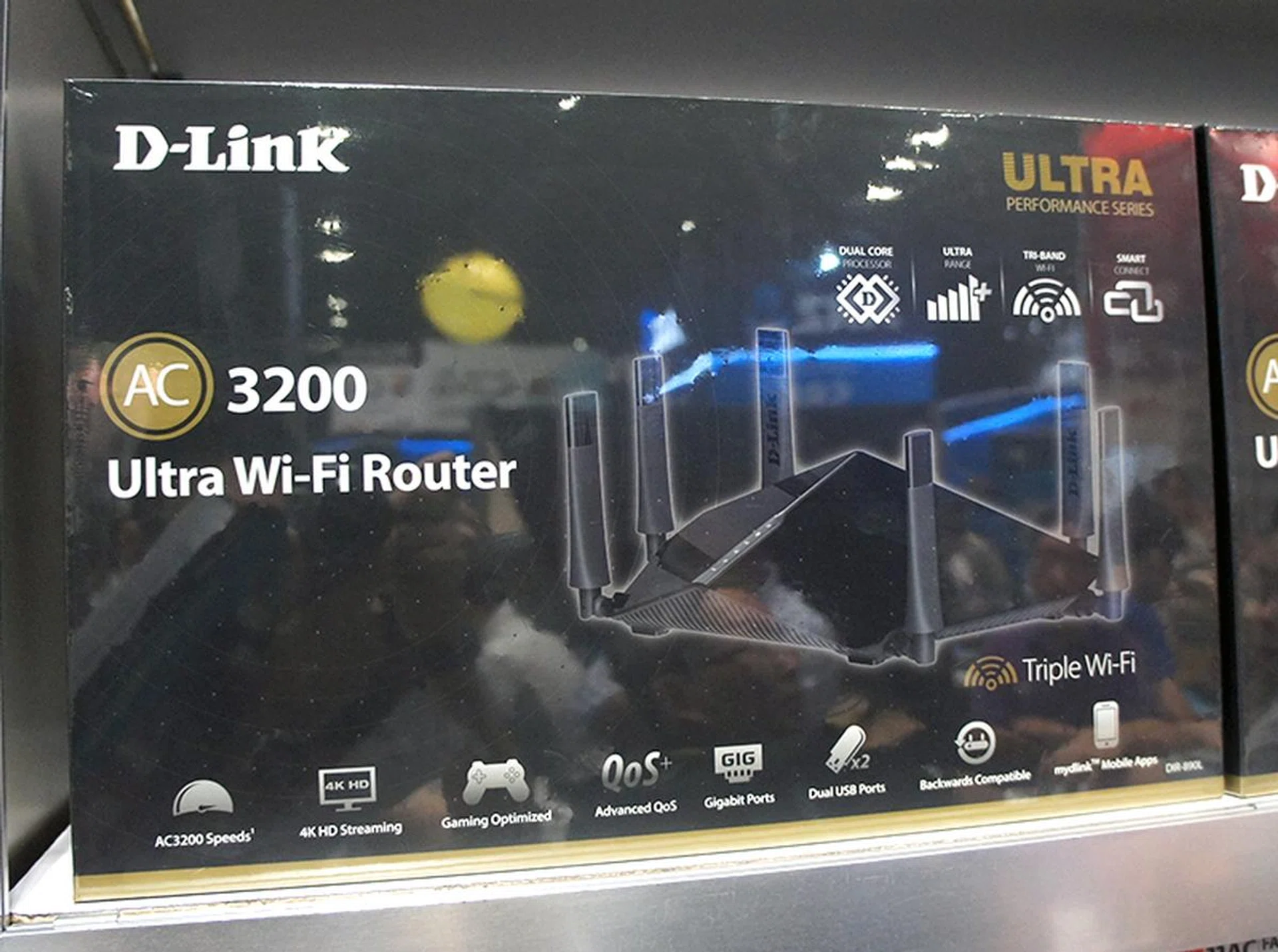 The D-Link DIR-890L router was designed specially for homes with many connected devices and offers a maximum throughput of 3200Mbps. It is priced at $339 (U.P: $399).