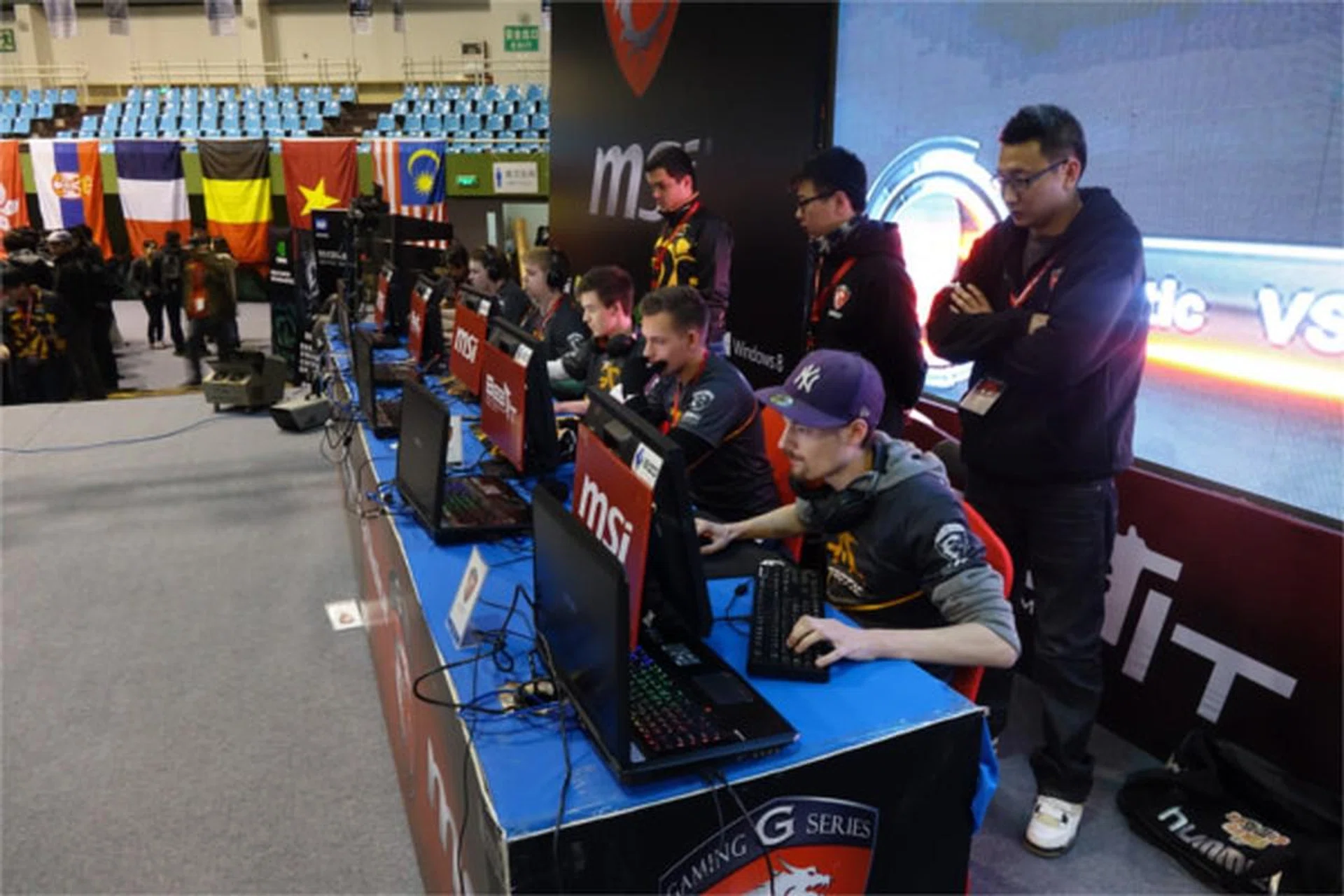 fnatic (from Sweden) warming up for the game against Legends.