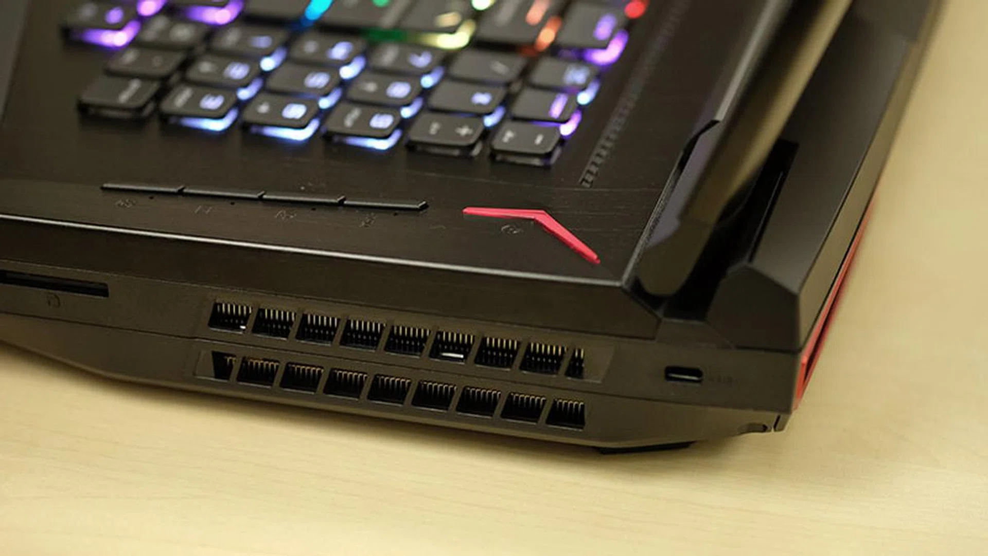 MSI GT75VR 7RF Titan Pro