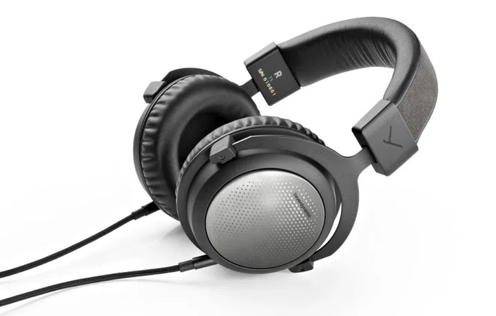 The new closed-back T5. (Image source: Beyerdynamic)