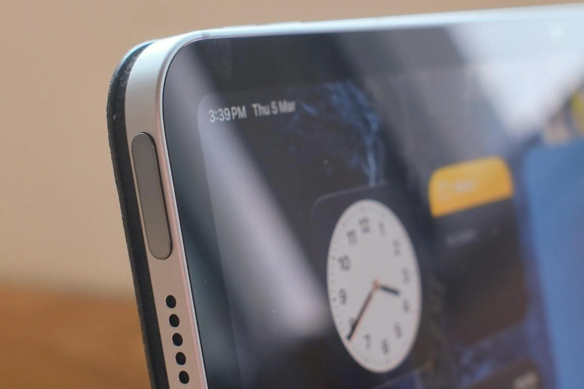 iPad Air M4 Touch ID