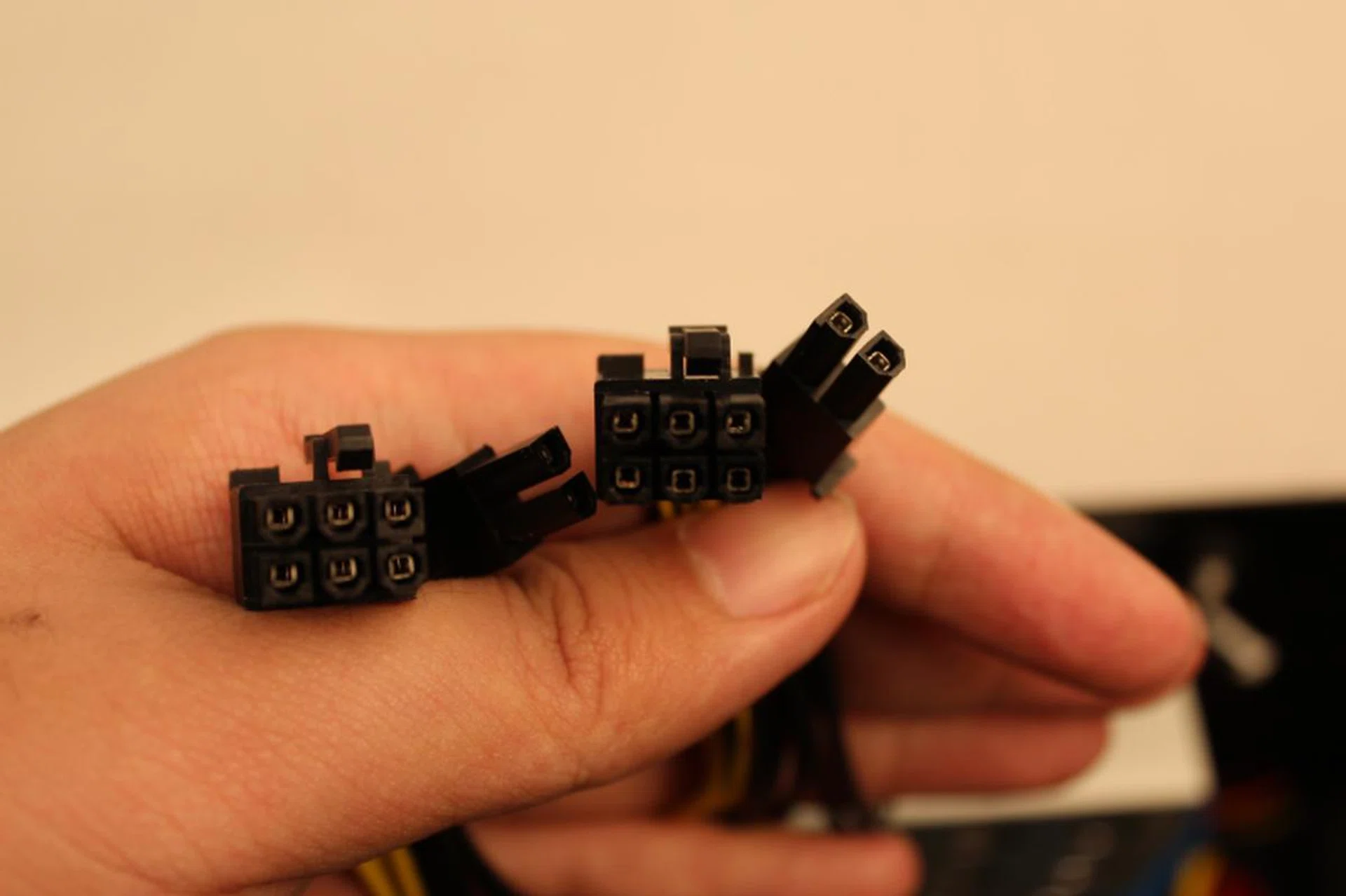 The pair of PCIe graphics power connections provided.