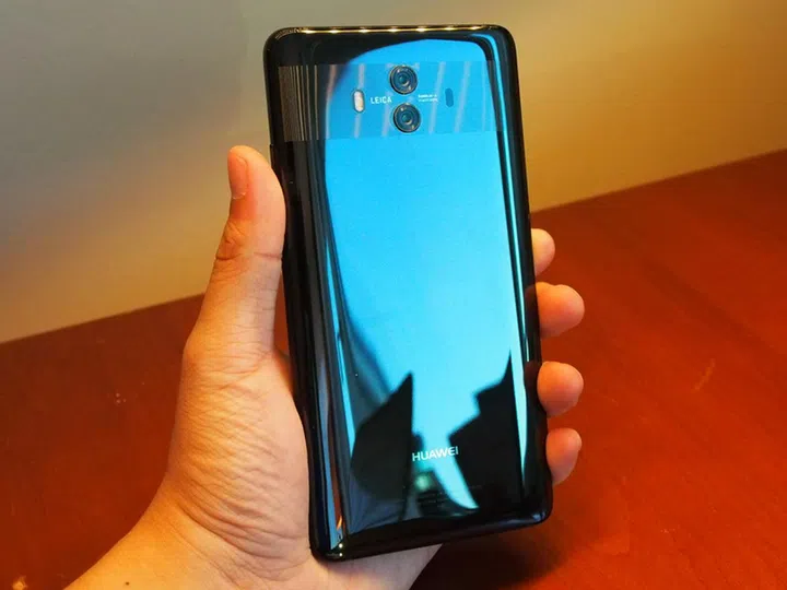 Huawei Mate10 in highly-polished Black.