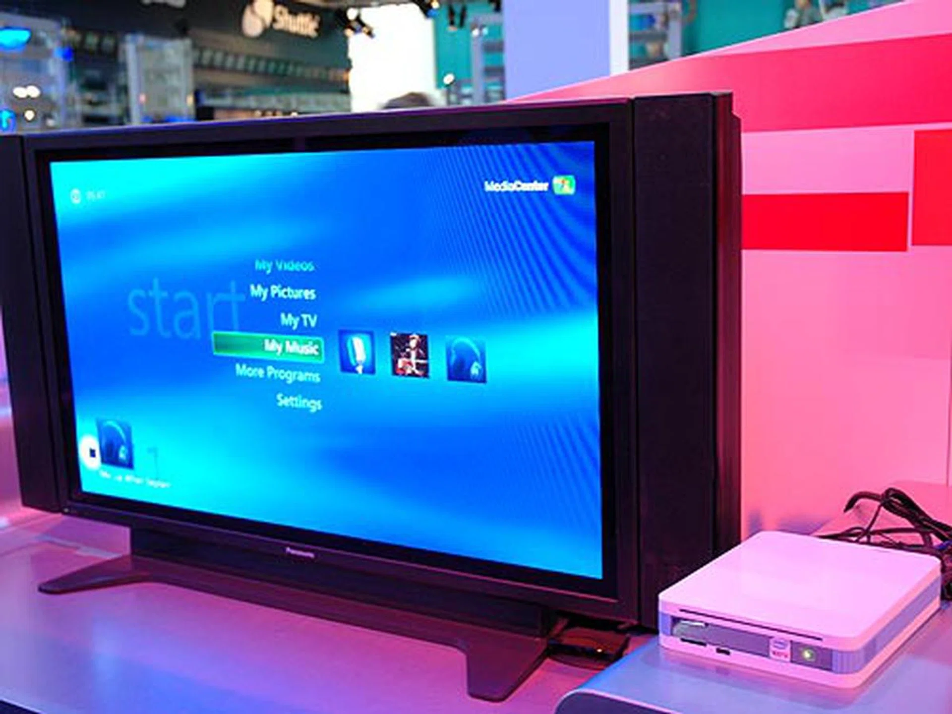 Intel is big on Viiv with many players this Computex showcasing Viiv standards ready entertainment systems and components.