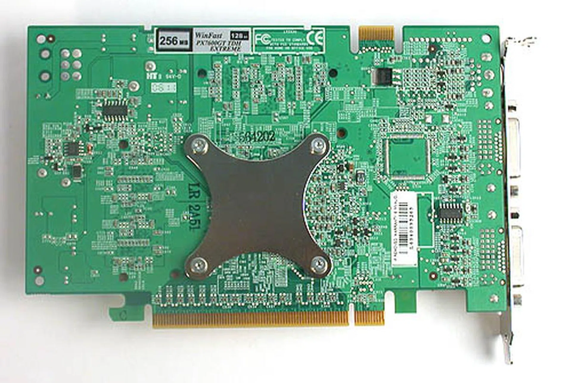 The screws for the retention backplate for the cooler are a bit stronger than usual in order to hold the heavier and larger cooler.