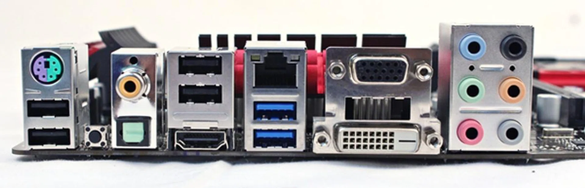 There are three video connectivity options in the form of the HDMI, DVI-D and VGA ports. For audio options, there are both coaxial and optical S/PDIF-out ports and six audio ports.