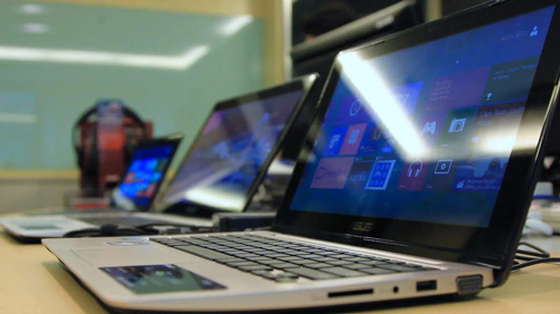 The ASUS Vivobooks are meant to be affordable, but have excellent build quality. 