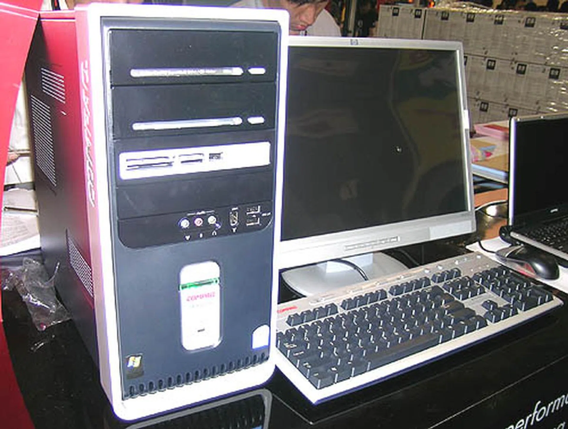 Choose a mid-range Compaq desktop like the Presario SR1972CF for $1899 and you'll get goodies like 60 days of Maxonline FlexiSurf 4000 for free. Those who have a valid student ID can also get a free copy of Microsoft Office 2003 Professional. 