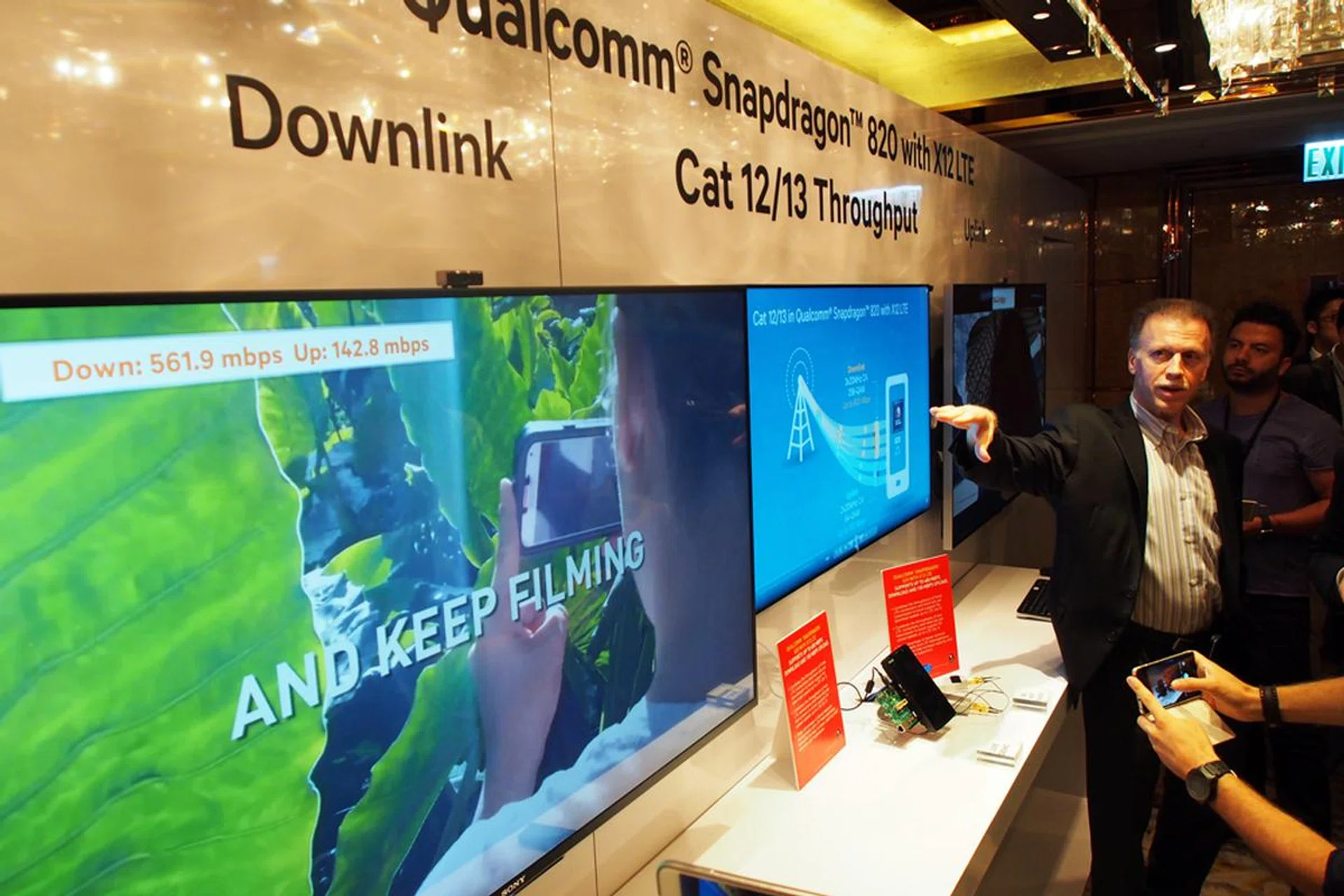 Snapdragon 820's modem chip grants them the ability to achieve 600Mbps download speeds, thanks to its LTE Cat 12/13 support.