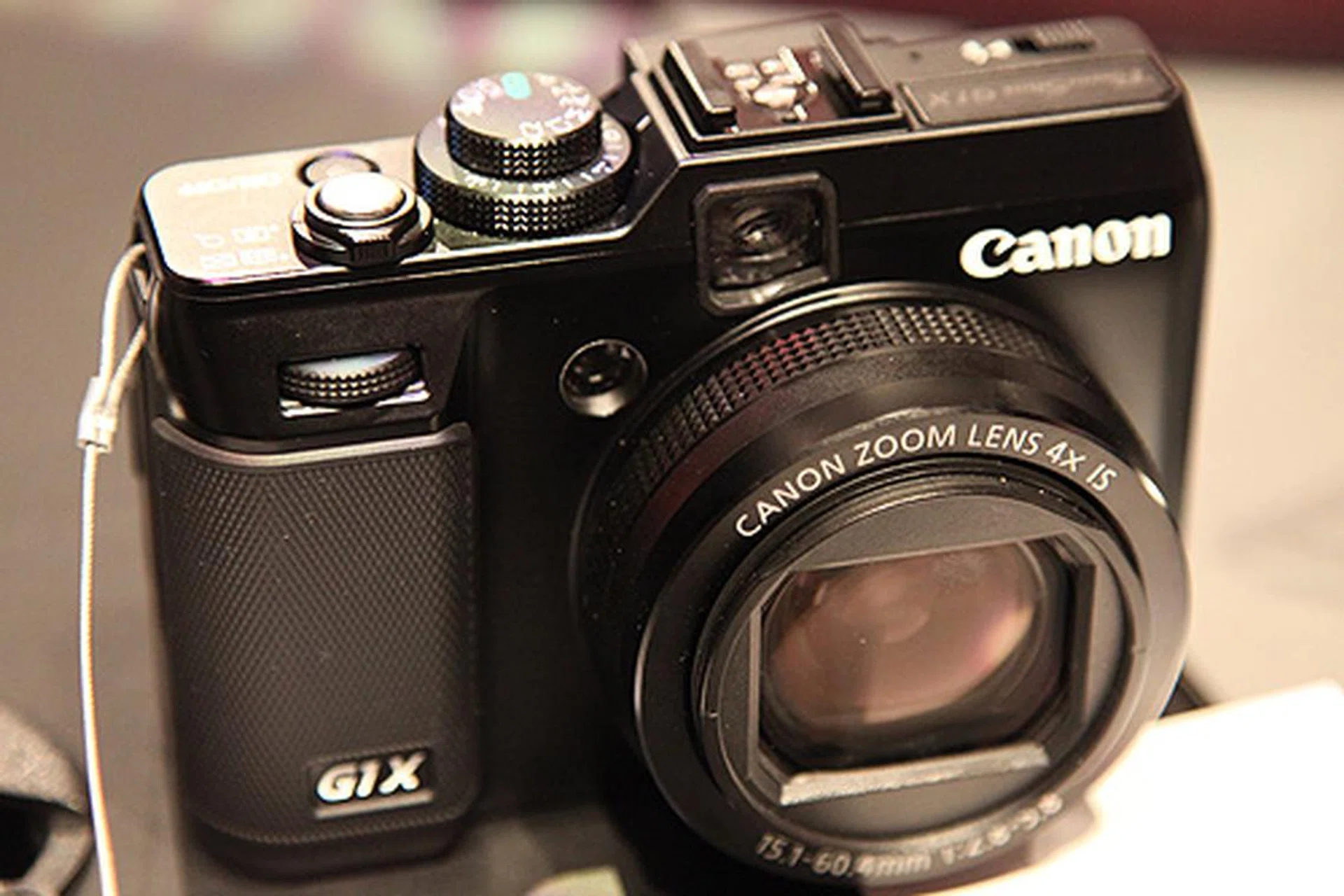 The Canon PowerShot G1 X would look and feel familiar to those who are used to the PowerShot G12.