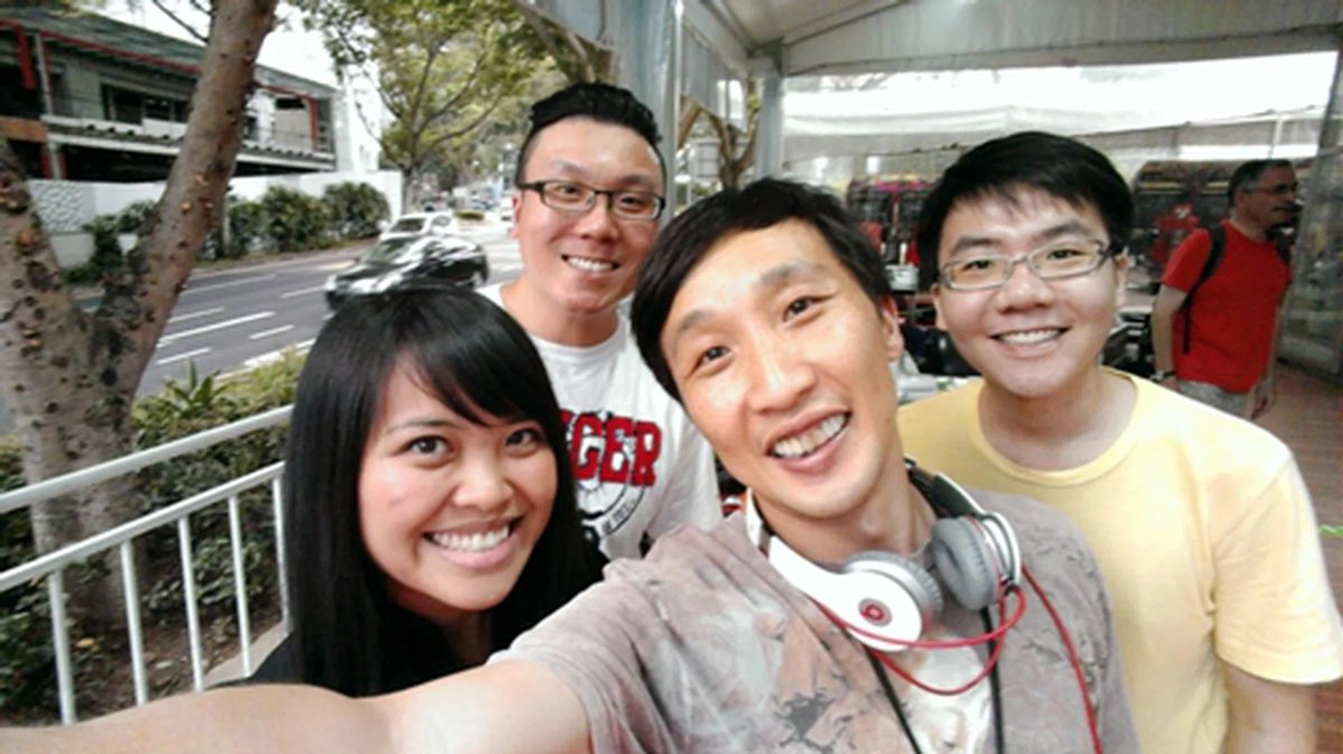 Photo taken from the 2.1-megapixel front-facing camera, courtesy of HTC from our outdoor test escapade. Click for original resolution.