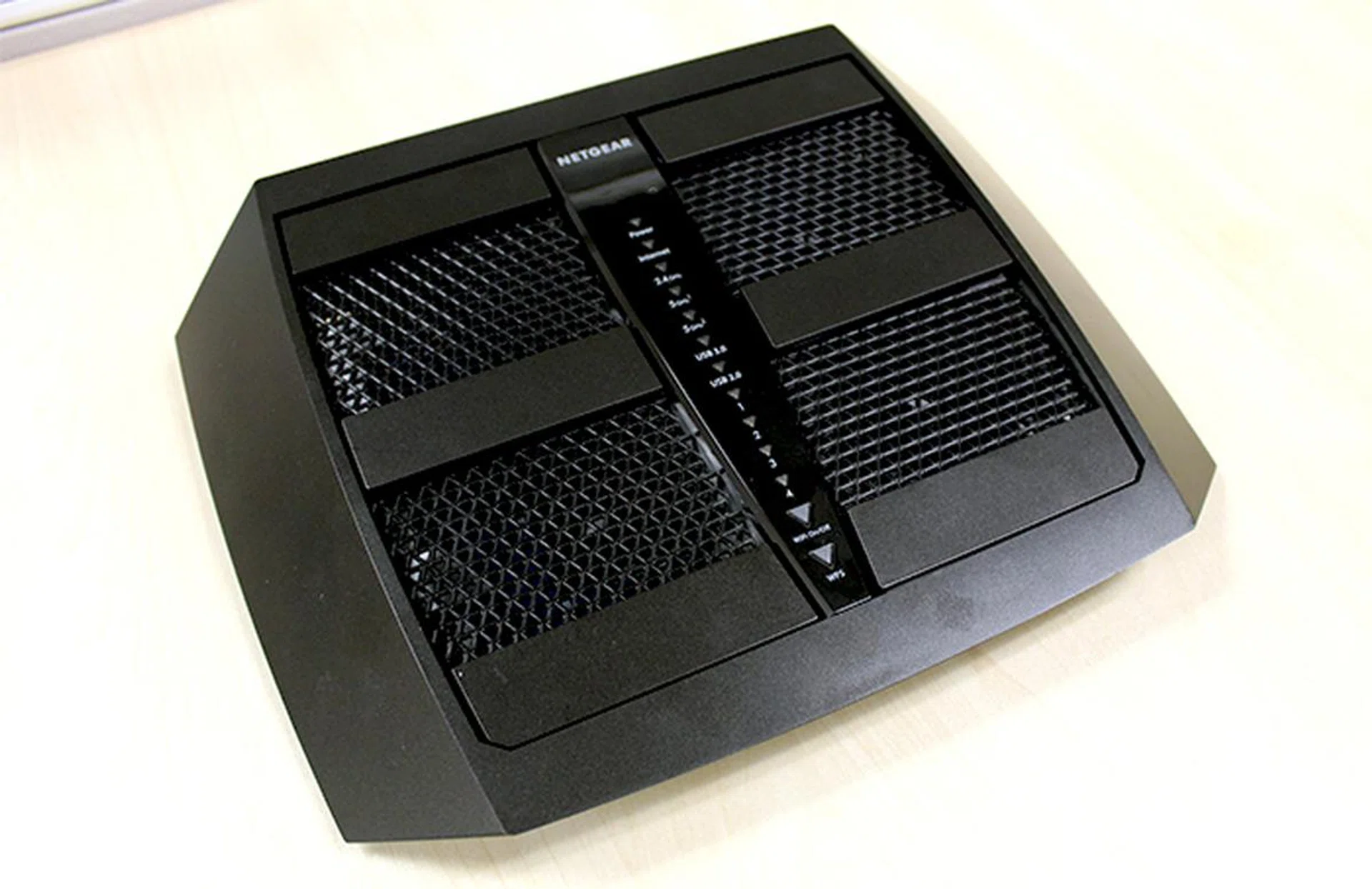 The antennas can fold flat if you need it to be more discreet.