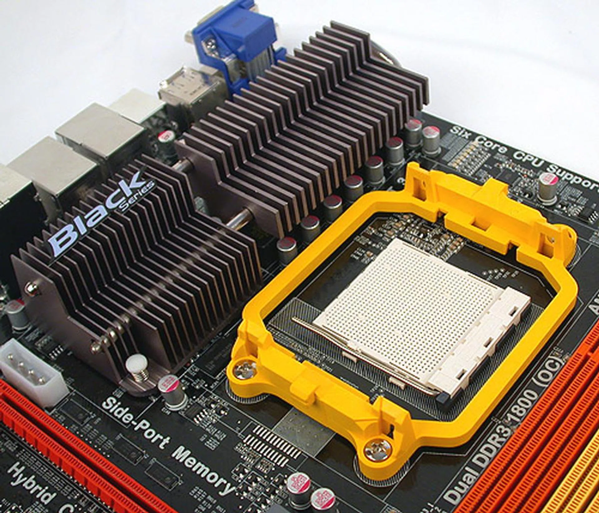 The usual heatpipe bolstered passive heatsink to make sure that this board runs cool. We saw no possible obstruction for those intending to install huge, complex CPU heatsinks.