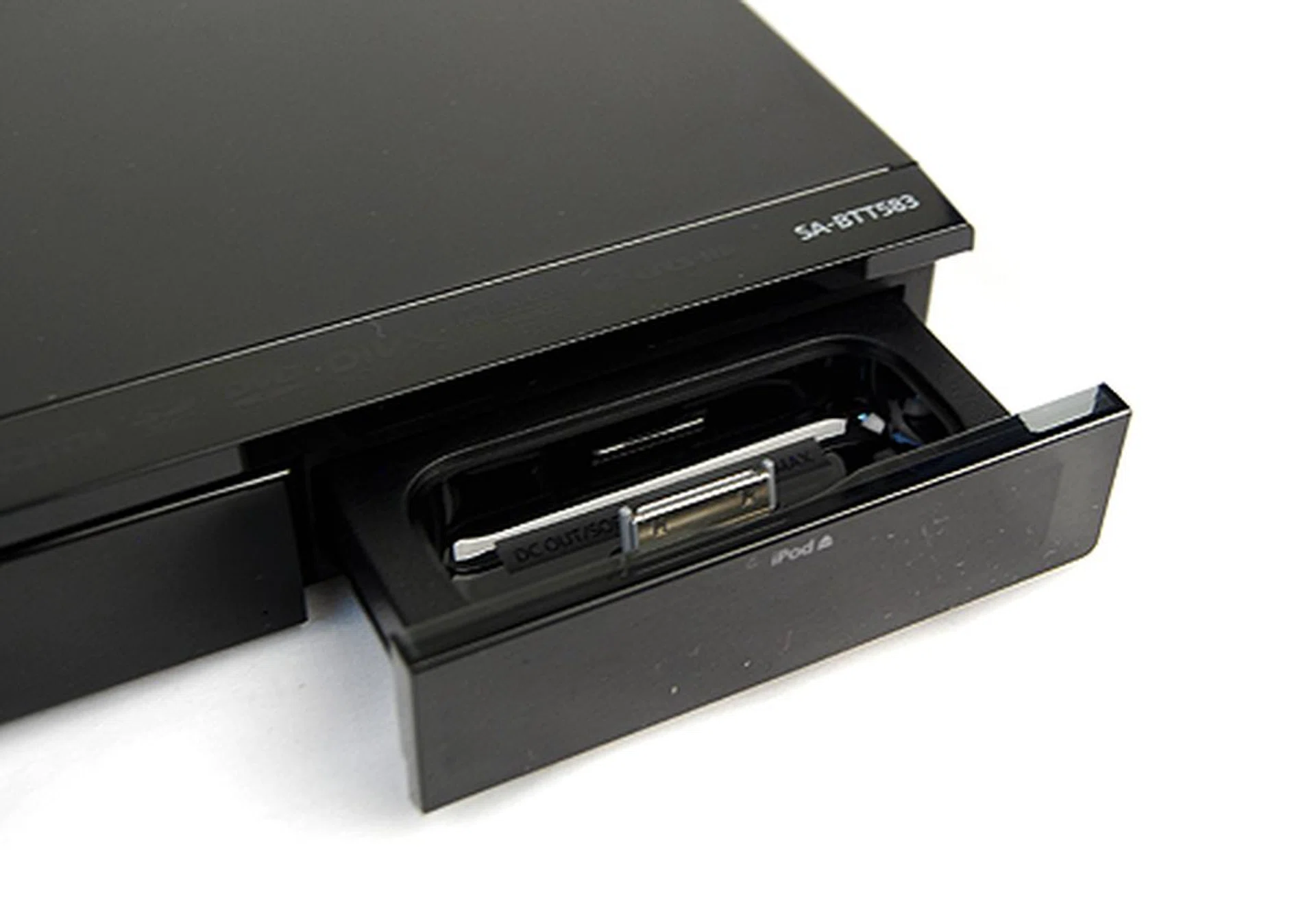 There's also an iPod/iPhone dock stowed neatly away in the player/receiver. Note that the integration of a dock in a HTiB system of this class is a fairly new feature and is seldom seen in other systems.