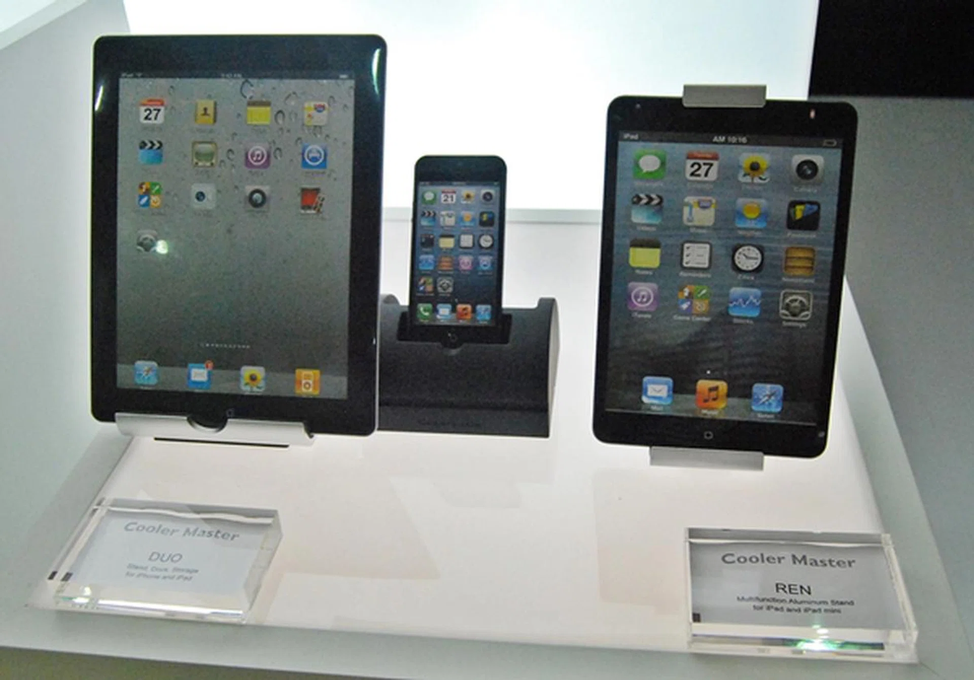 The Duo and Ren series of docks and stands for iOS devices.