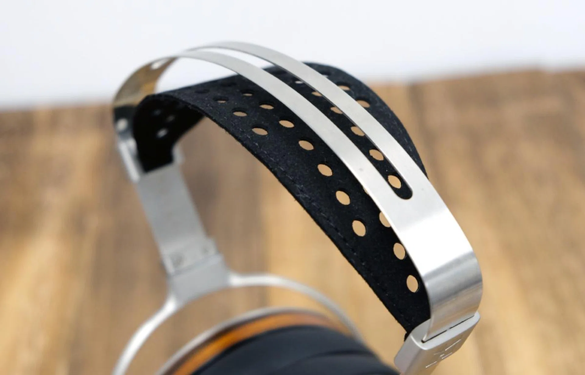 The head band feels flimsy and doesn't feel as good as a $9,500 object should feel.