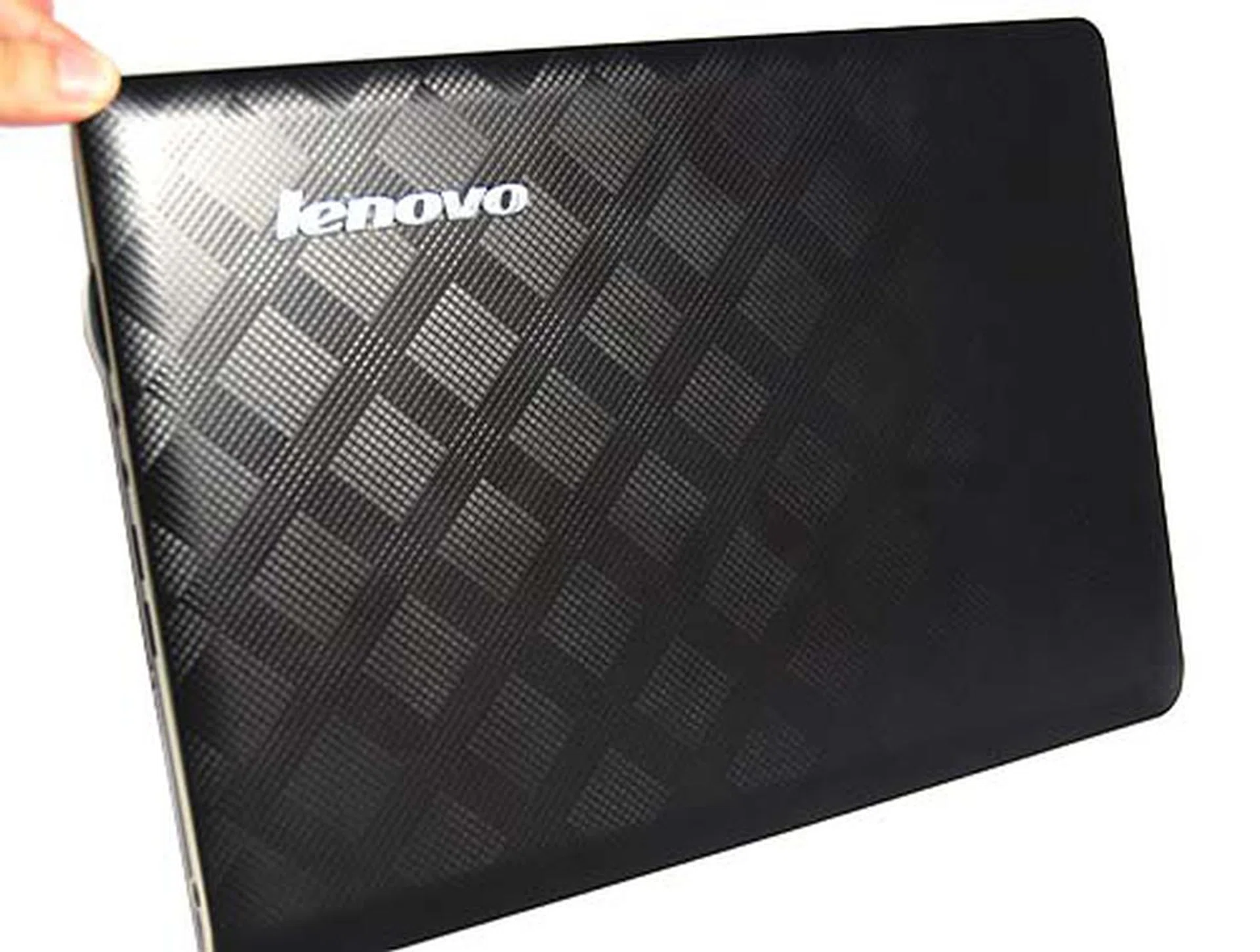 The IdeaPad U350 has a very nice textured exterior that felt great to our touch and promotes a good grip. 