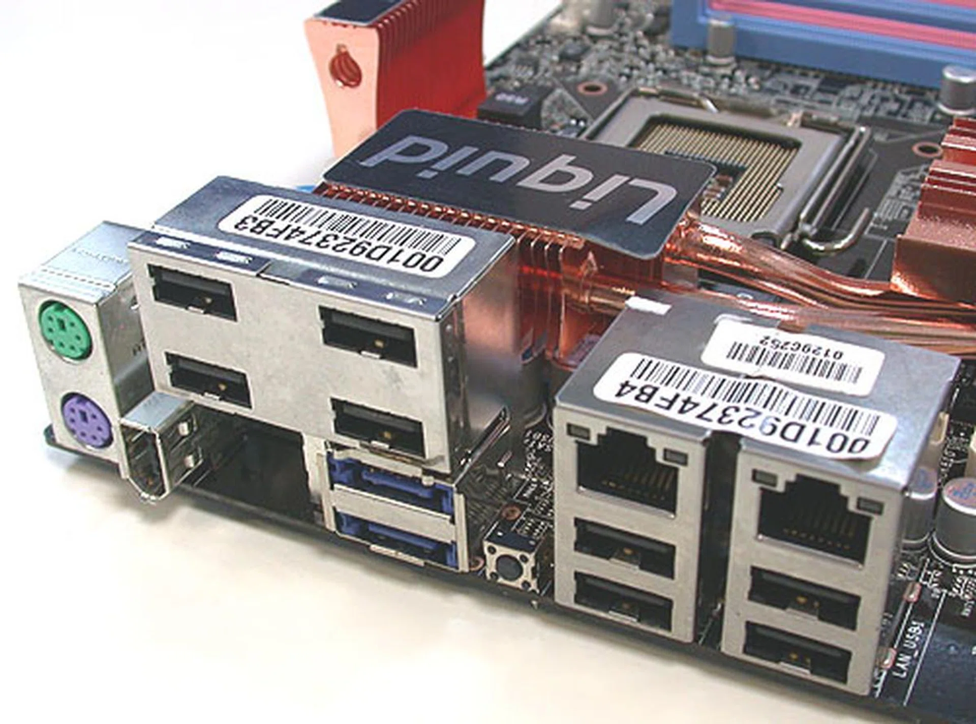 Along with its eight USB2.0 ports and dual Ethernet connectors, the Diamond also has two eSATA ports and a FireWire port. 