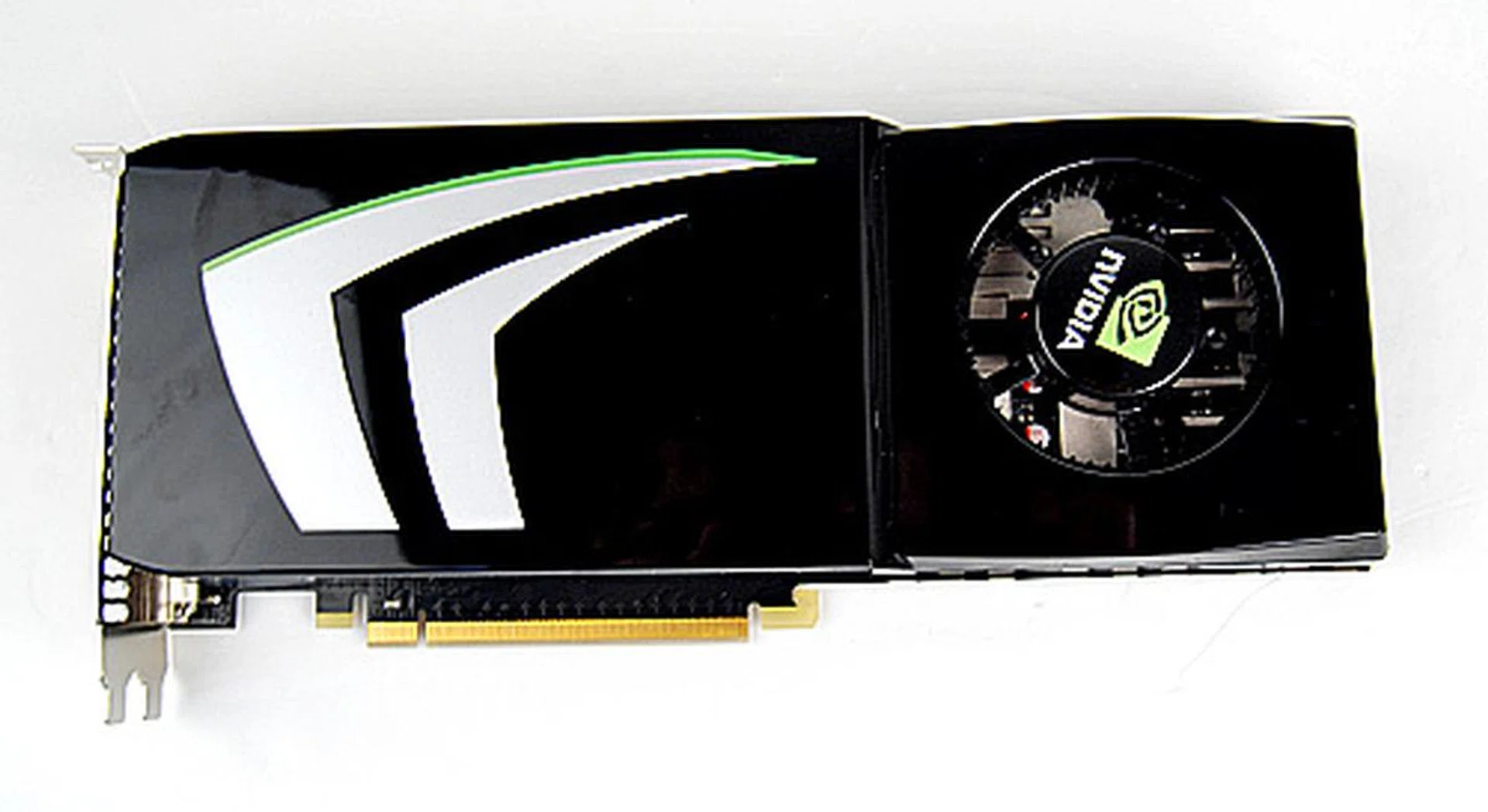 The GeForce GTX 275 comes in NVIDIA's standard reference form, so there's really nothing interesting about its looks.
