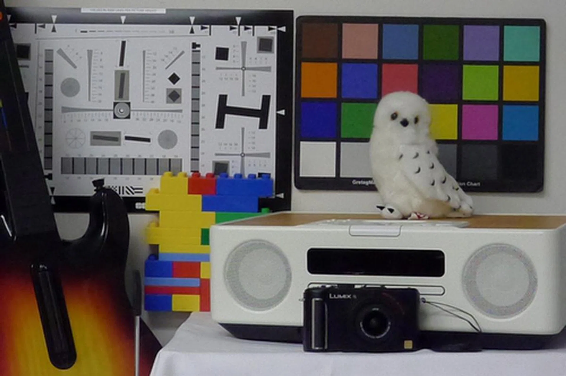 ISO4000. Click for the original image.