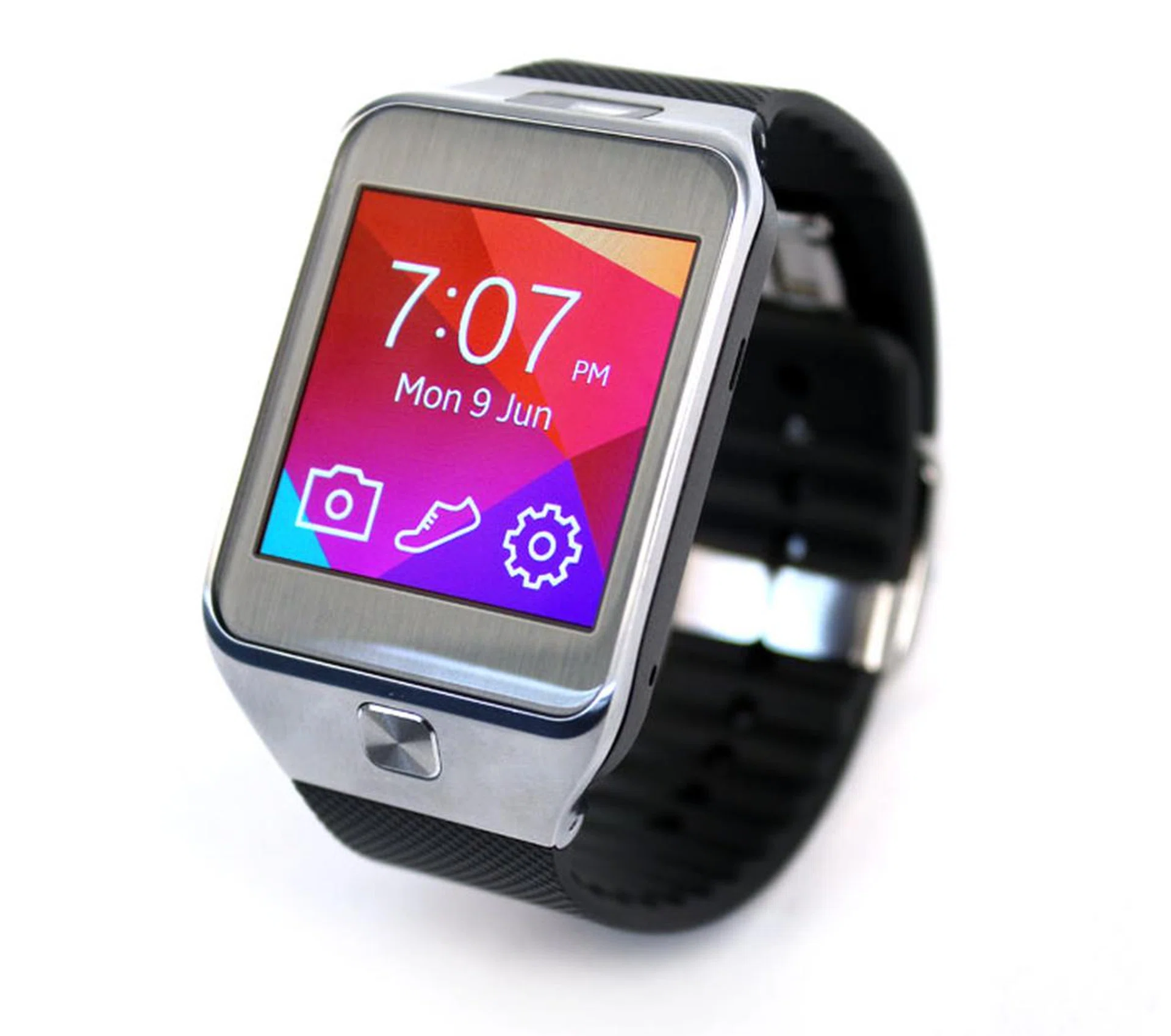 The Gear 2 looks cleaner and more polished, with all the tech fitted into the watch itself.