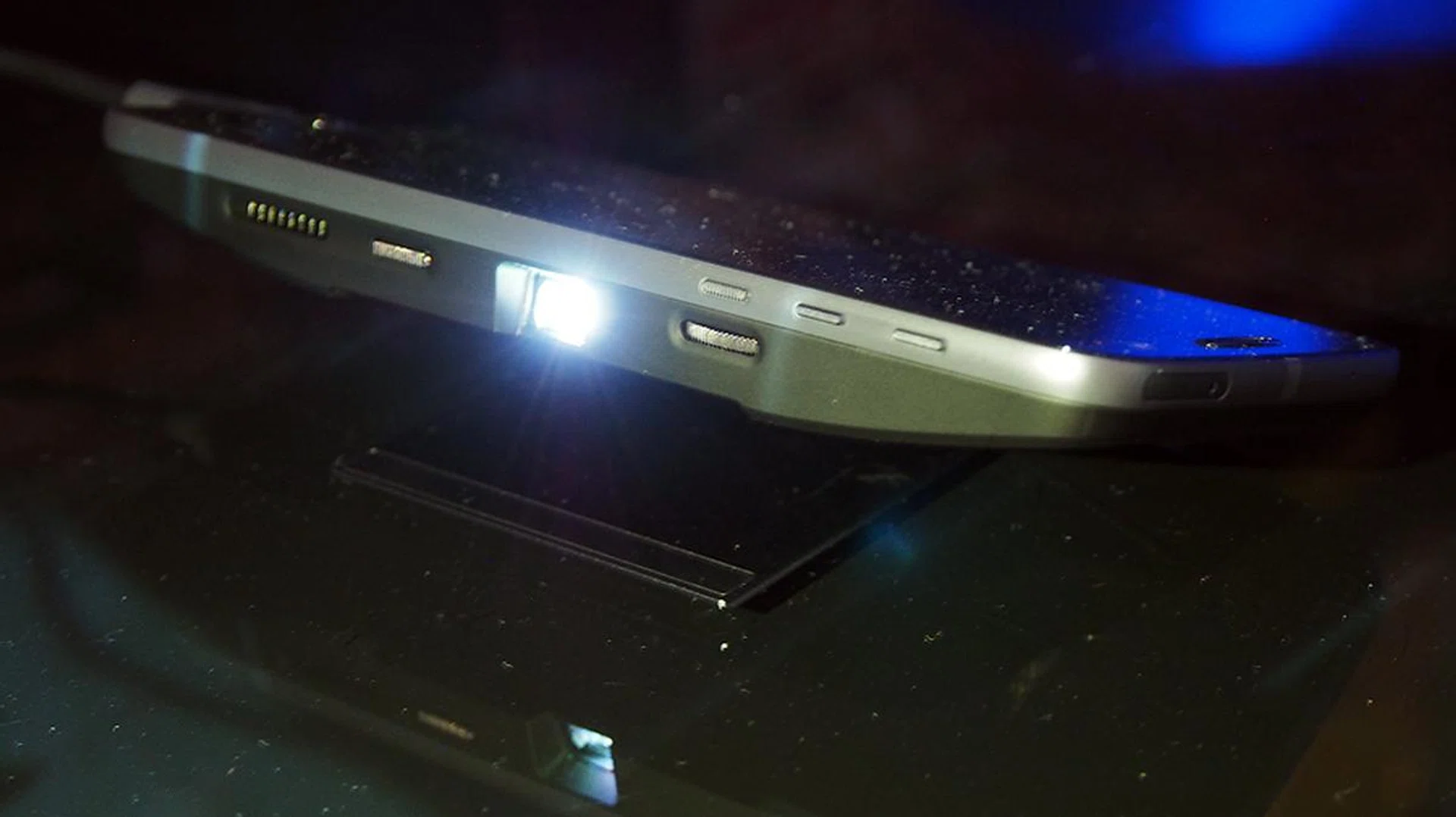 Insta-Share Projector.