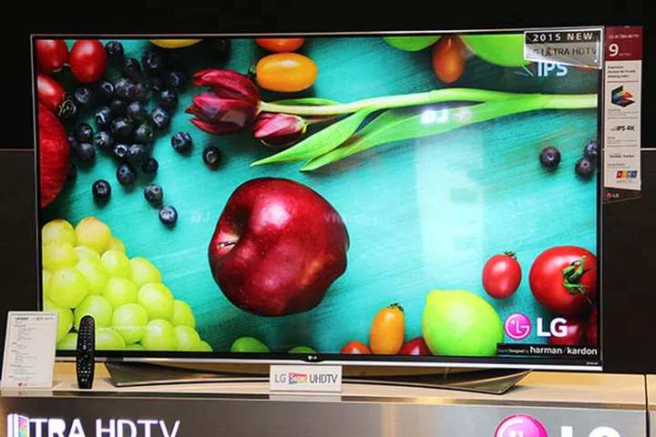 The UF950T "Super UHD TV" uses LG's Wide Color Gamut tech.