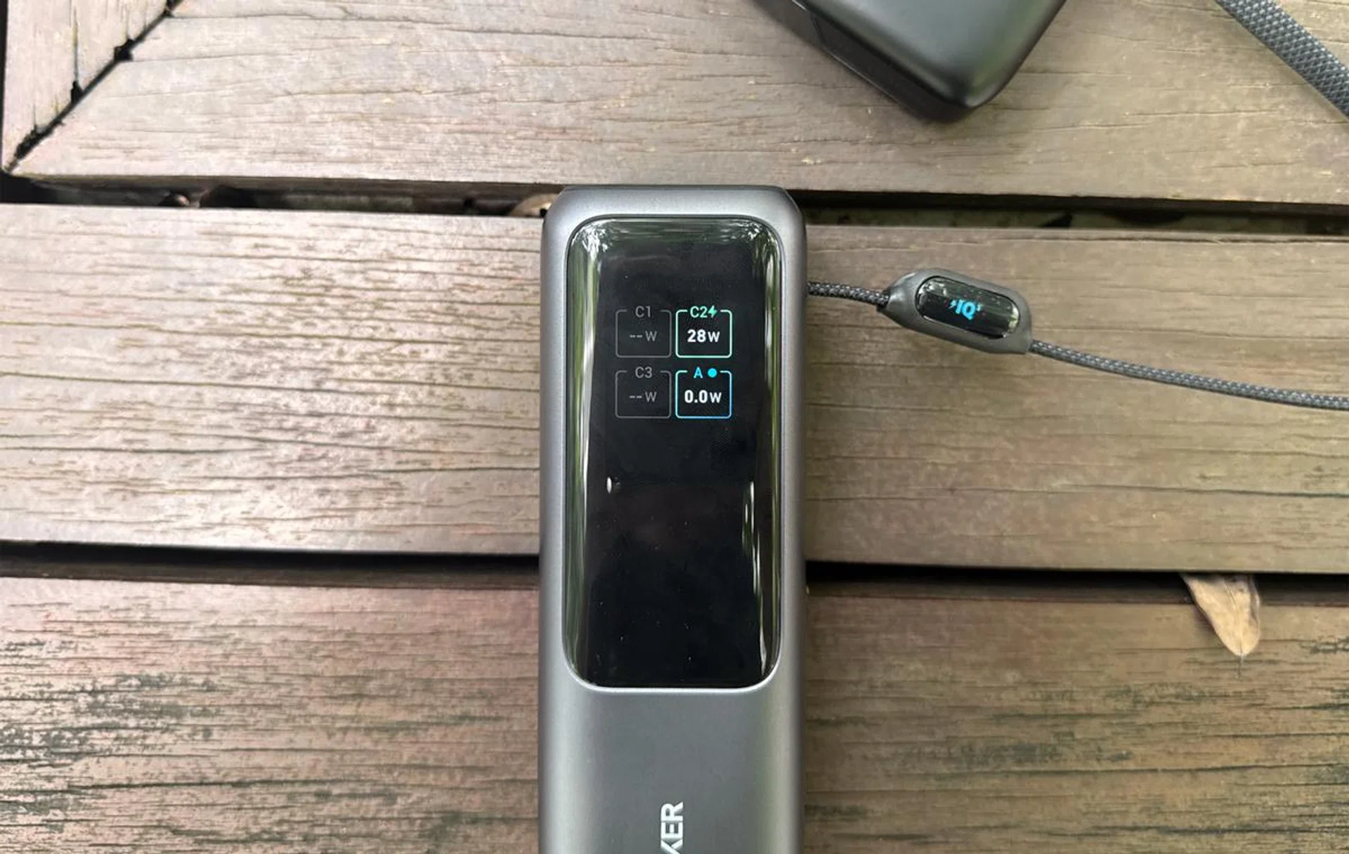 Anker 25,000mAh Power Bank (165W, Built-In and Retractable Cables). Photo: HWZ.