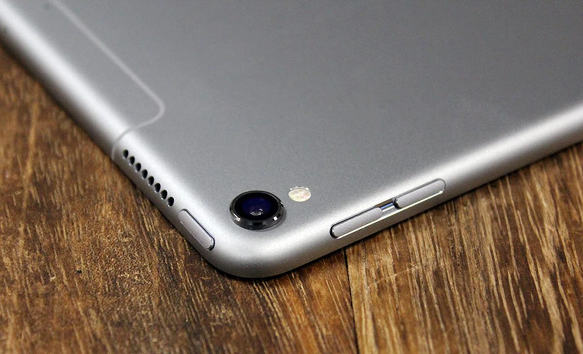 The cameras come straight from the iPhone 7.