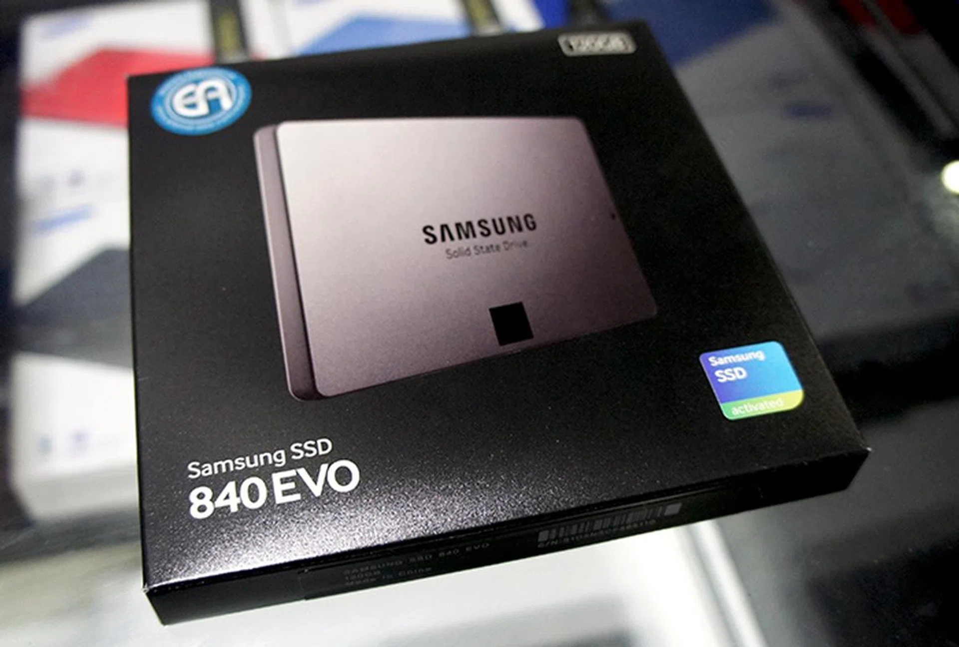 The Samsung SSD 840 Evo is a popular mainstream SSD and the price of the 500GB is probably the most attractive as it costs only $339 (usual price: $439). Each purchase will also come with various freebies.