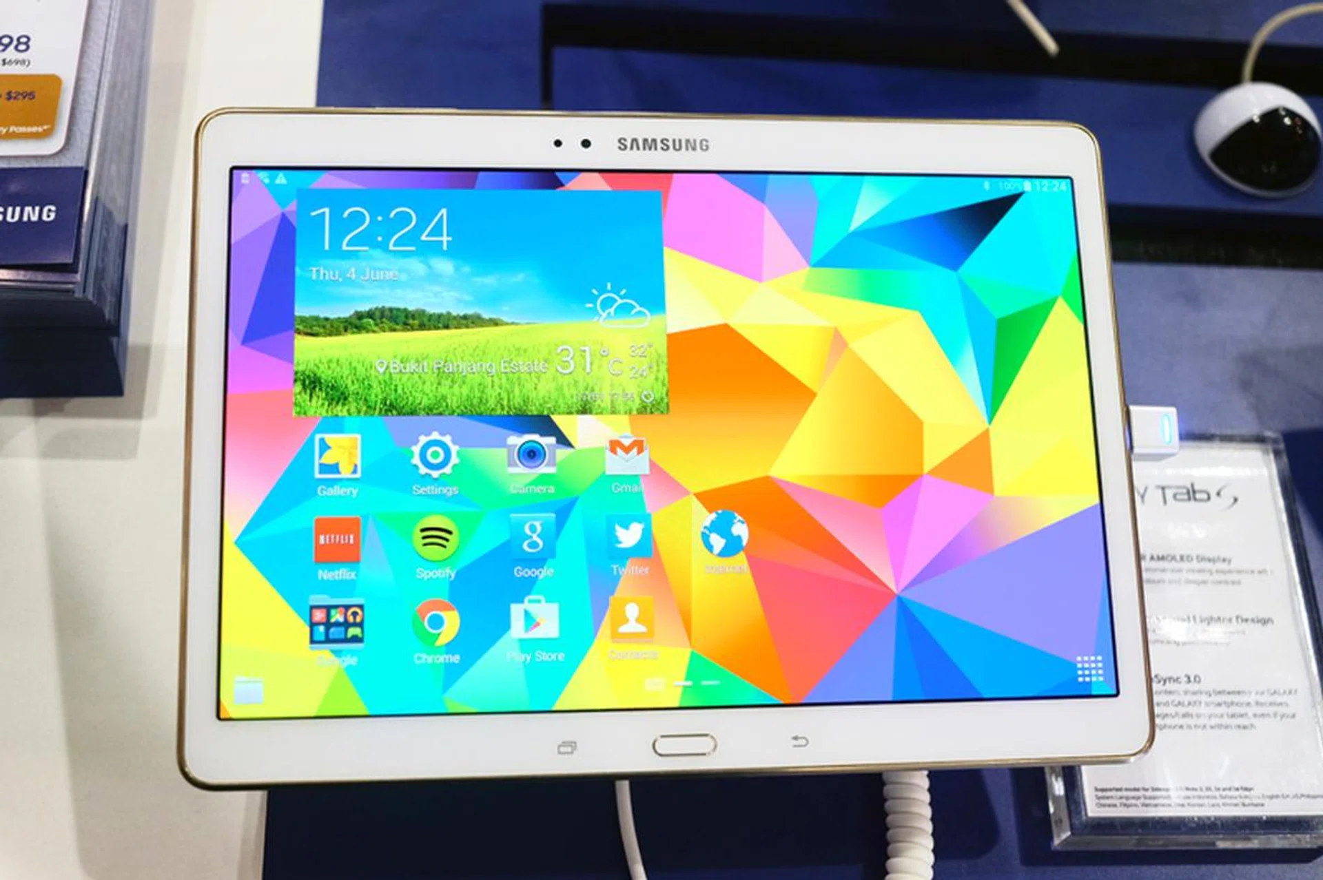 The Samsung Tab S was one of the best tablets of last year and boasts a gorgeous QHD 2560 x 1600 Super AMOLED display. Available in either 8.4-inch or 10.5-inch both versions can be had in either Wi-Fi only or LTE models. Starting at $398 (8.4-inch, Wi-Fi only). All models at the PC Show have $100 off their usual retail price and come with a free Samsung Bluetooth Keyboard Cover, Samsung 32GB MicroSD card and one pair of Adventure Cove Waterpark Day passes.