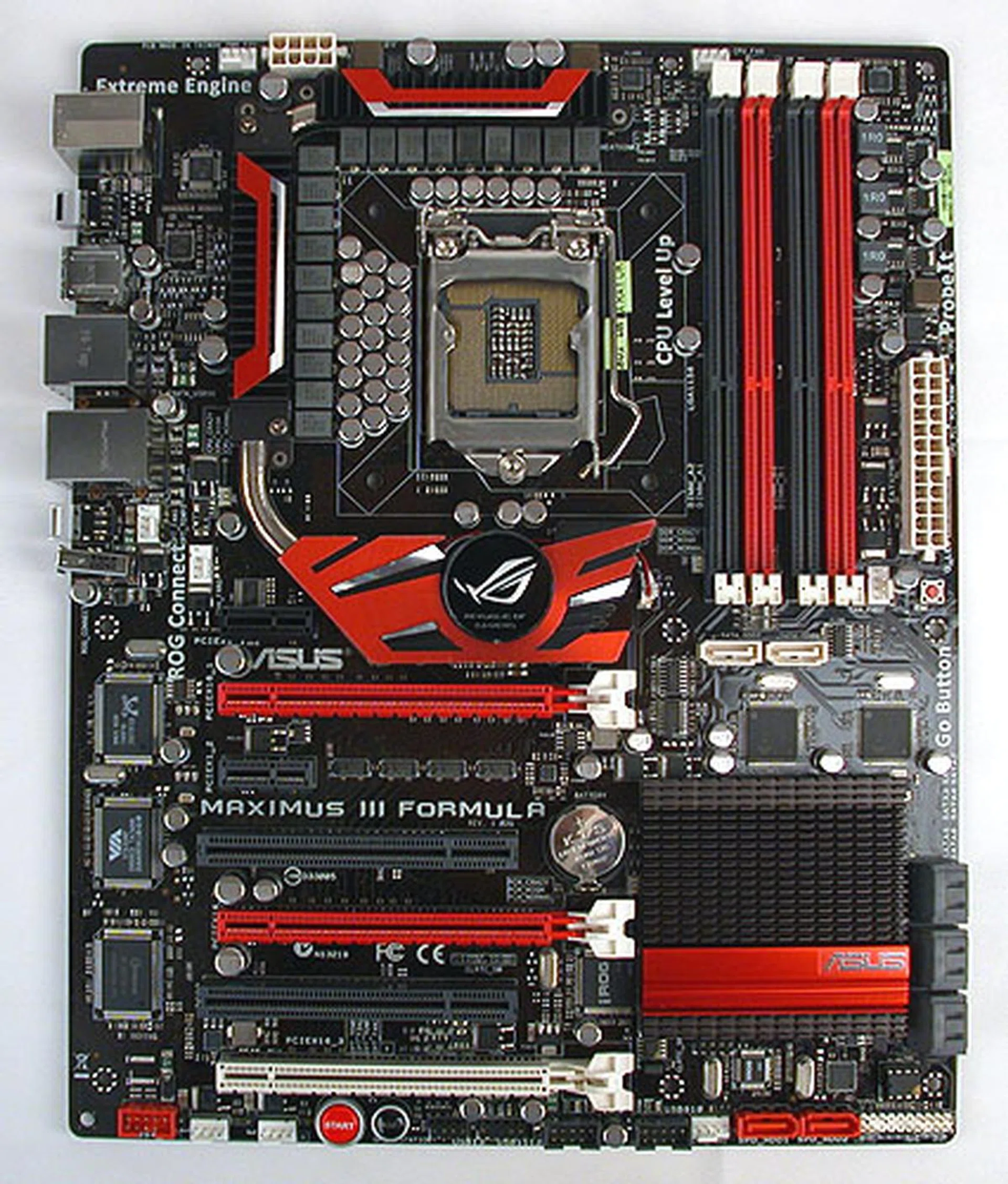 ASUS has always favored red and black for its high-end enthusiast boards, especially when it's got the Republic of Gamers stamp on it. What's worth noting is that the board is generally 'low-profile' with no tall heatsinks that may interfere with other installed components.