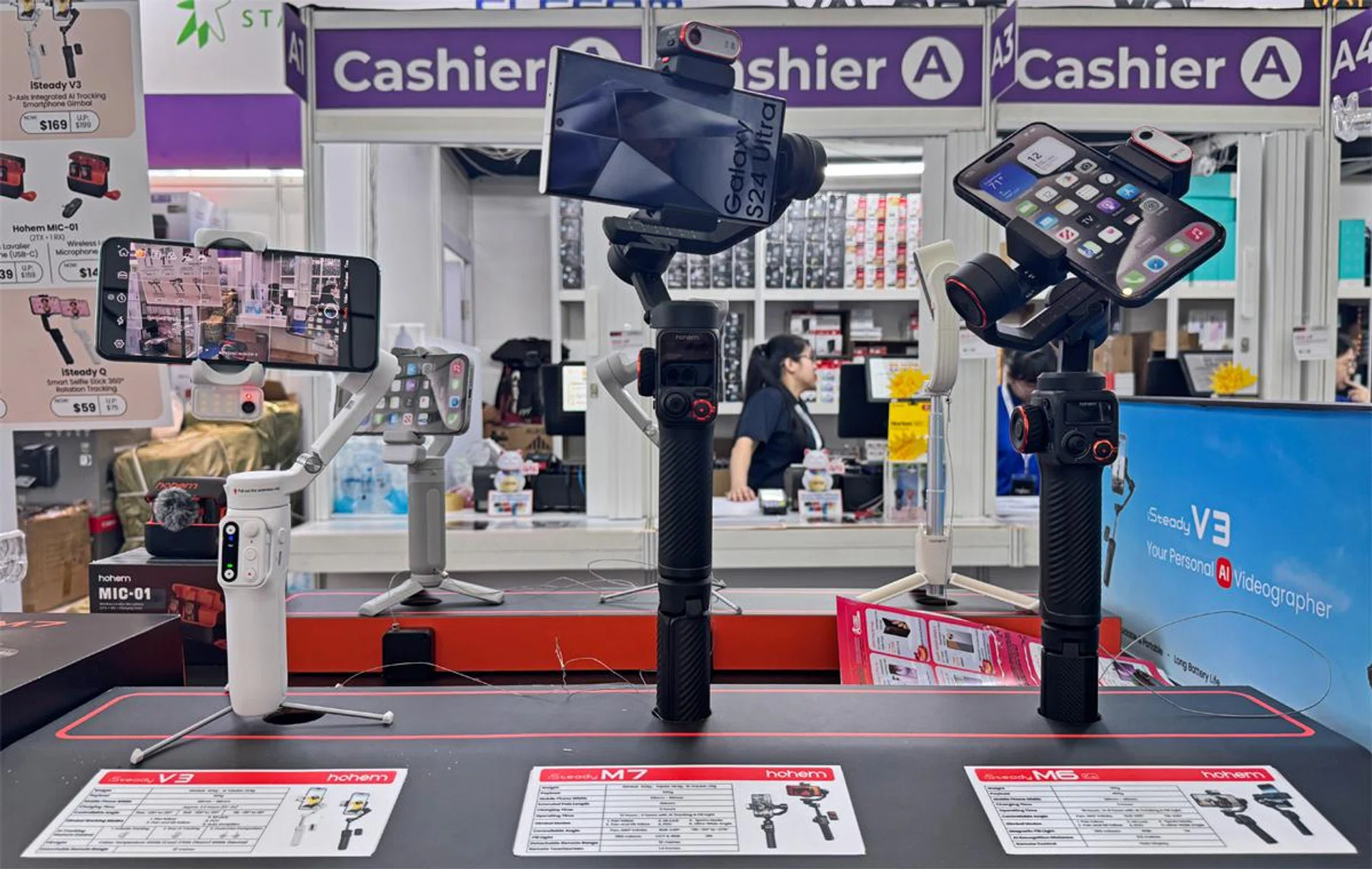 Hohem iSteady M7 (centre). Photo: HWZ.