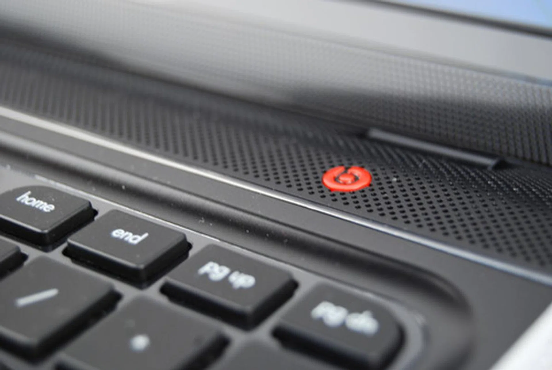 "Beats audio" once again makes an appearance on the dv6, and honestly it does make a (slight) difference especially with the dv6's built-in subwoofer.