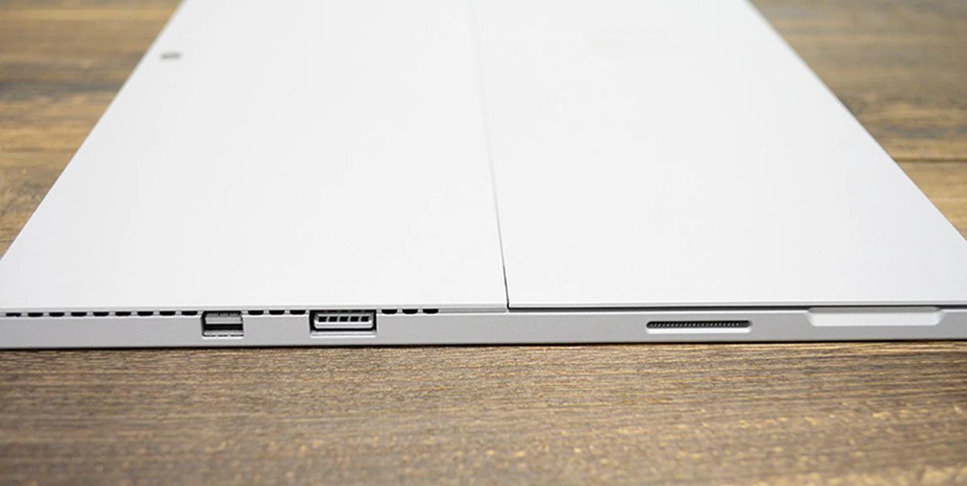 Connectivity options on the Surface Pro 4 are still quite limited, with just one USB 3.0 port. From the left are the mini DisplayPort connector, the USB 3.0 port, and the charging port.