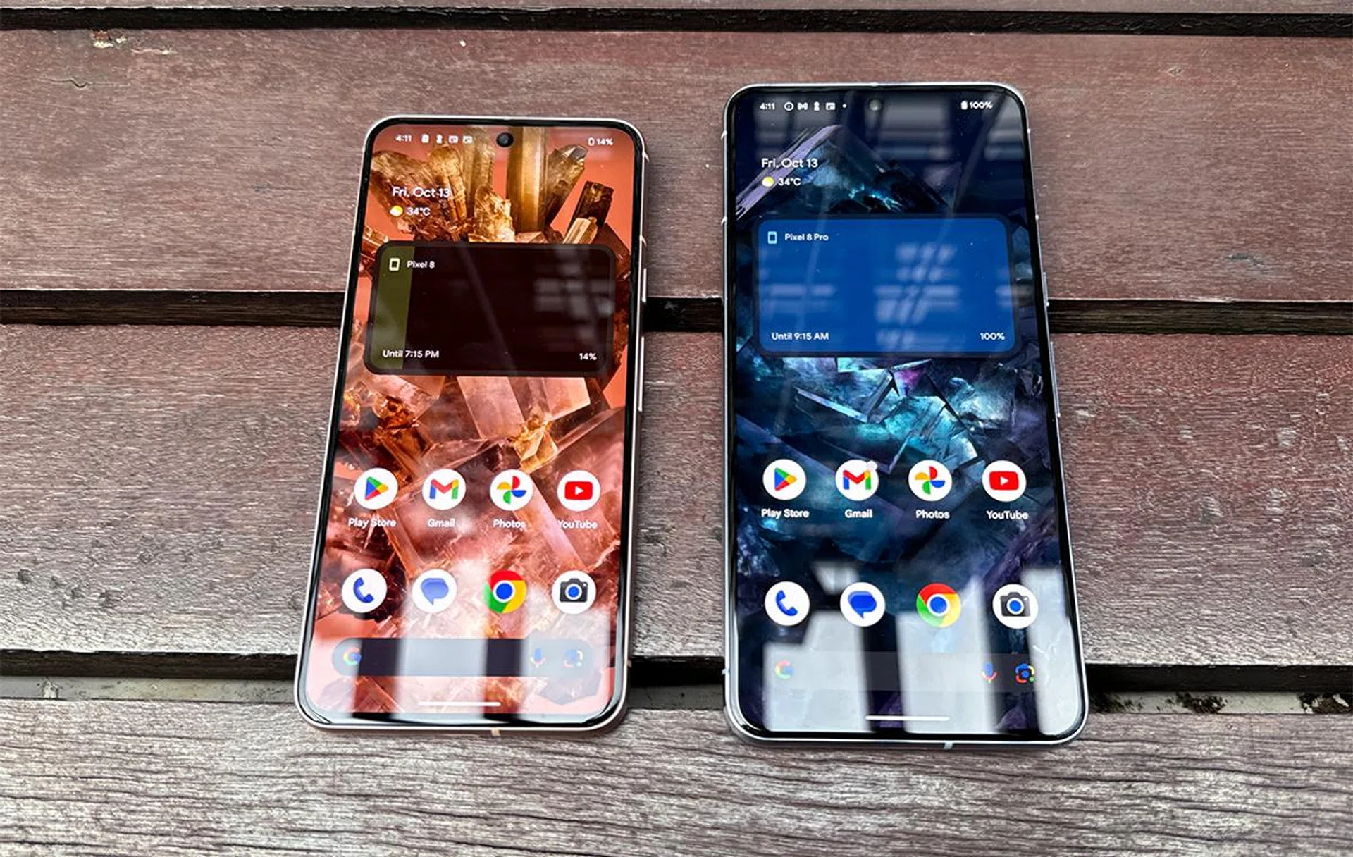 Google Pixel 8 (left) and Pixel 8 Pro (right).