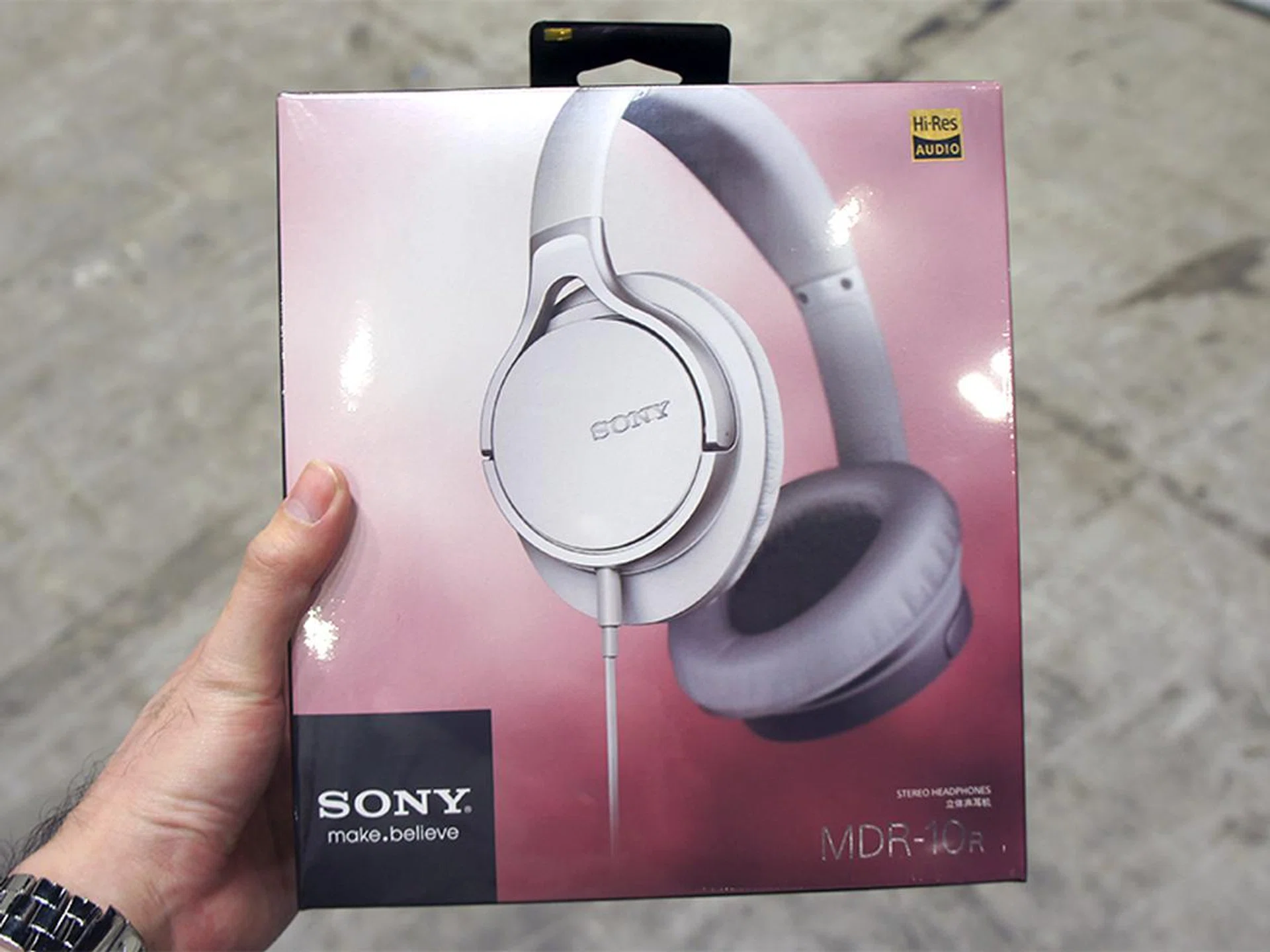 The Sony MDR-R10 features 40mm drivers and has a foldable design for portability. It is going for $199 ($249).